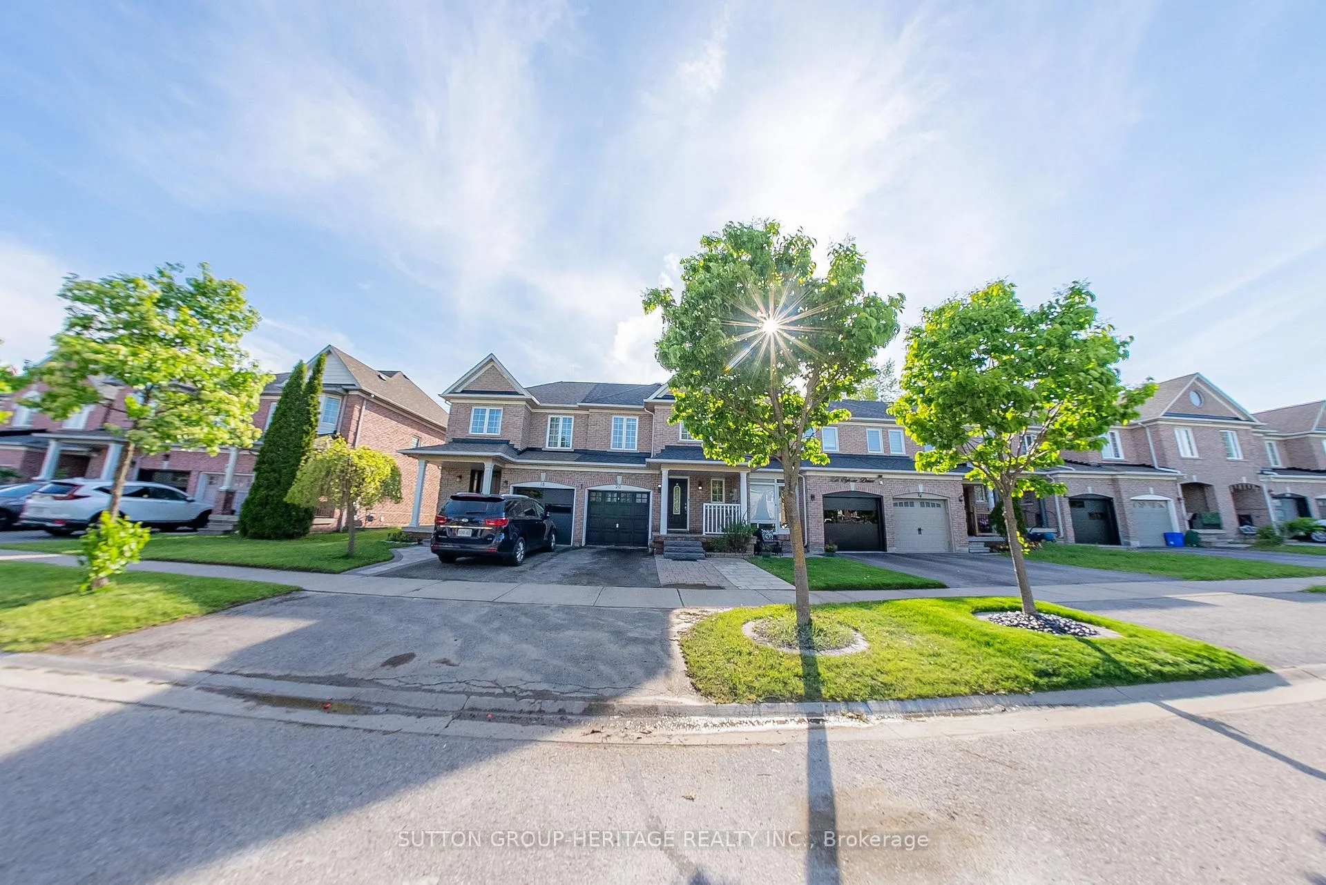 Photo 2 of 20 Oglevie Drive, Whitby, Pringle Creek — HOMEH