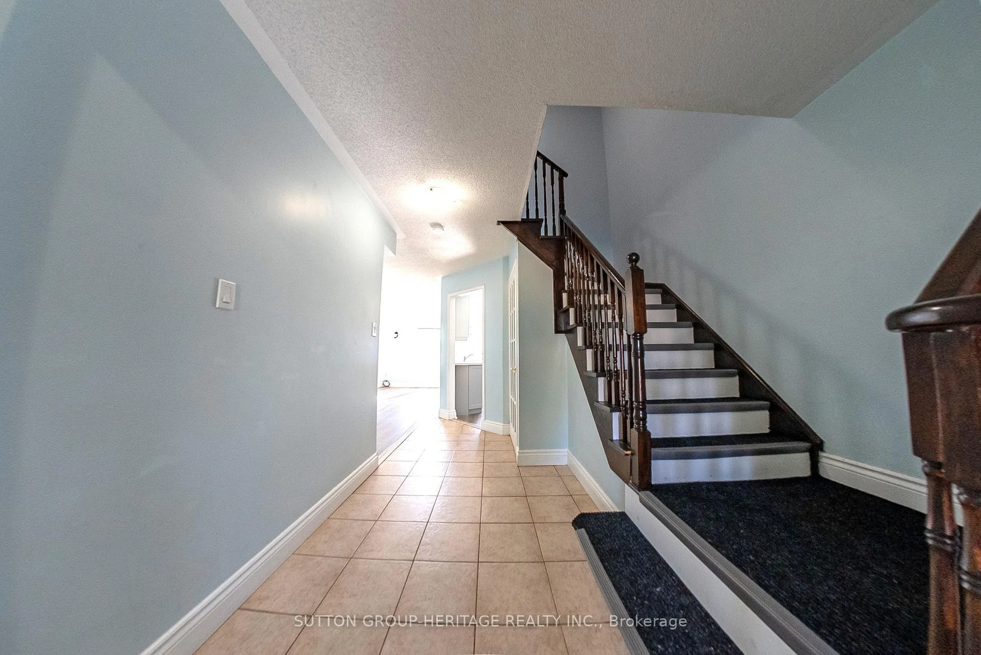 Photo 5 of 20 Oglevie Drive, Whitby, Pringle Creek — HOMEH