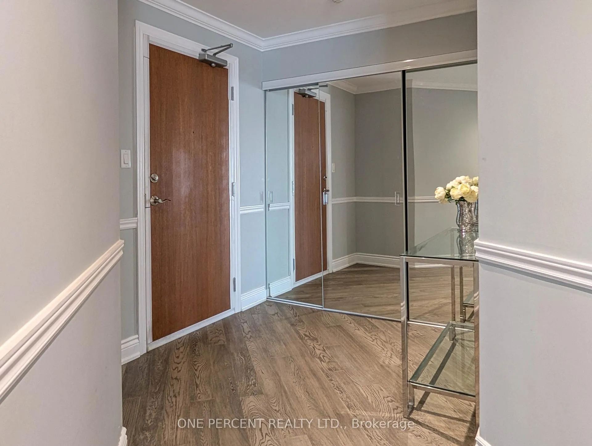 Photo 2 of Unit 604, 33 Ellen Street, Barrie, Lakeshore — HOMEH