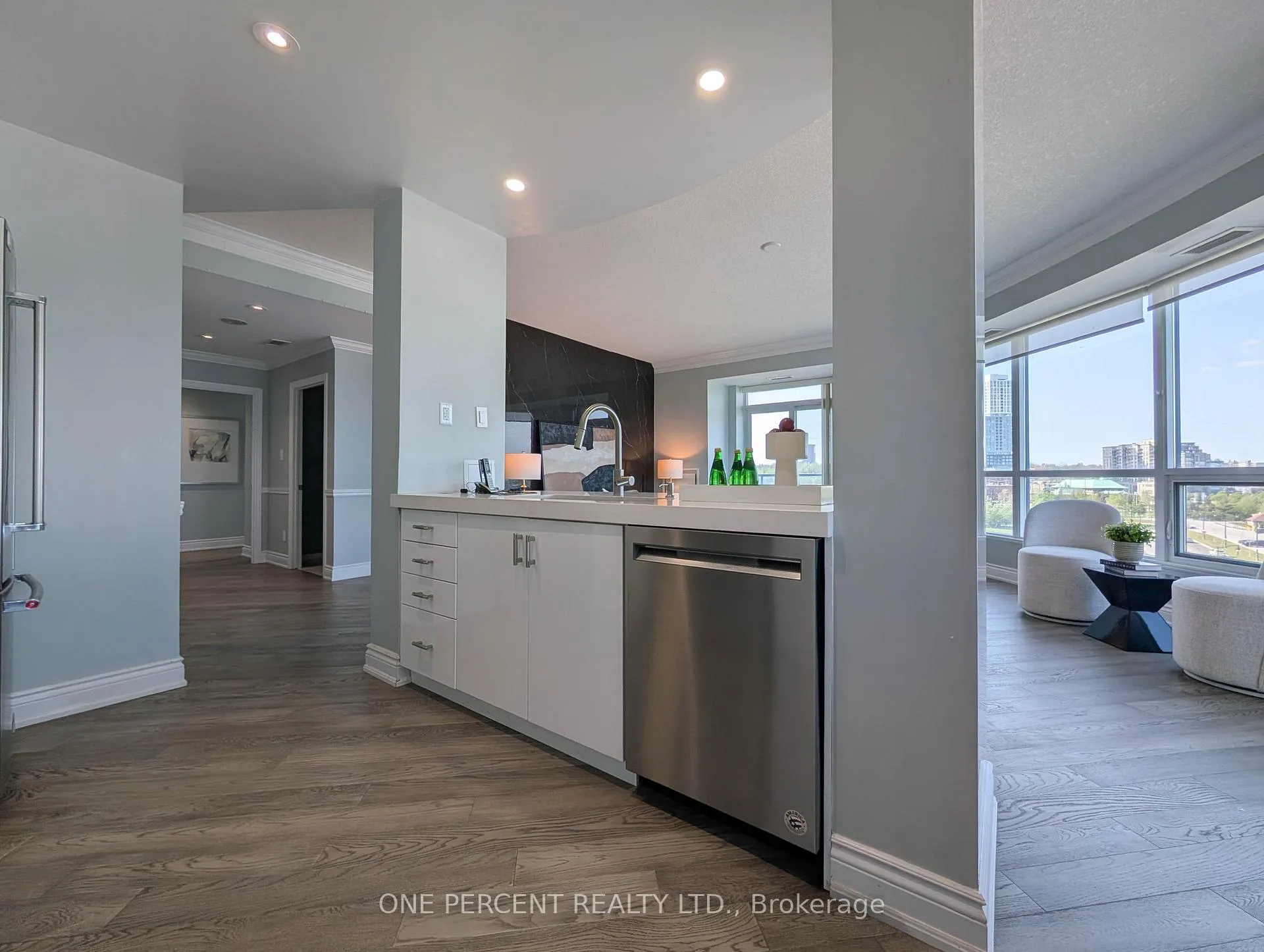Photo 12 of Unit 604, 33 Ellen Street, Barrie, Lakeshore — HOMEH