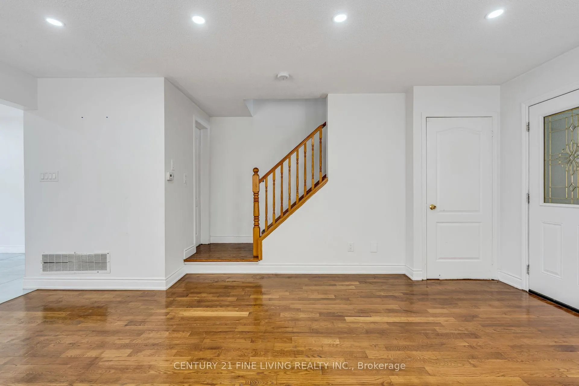 Photo 9 of 66 Secord Crescent, Brampton, Fletcher's Meadow — HOMEH