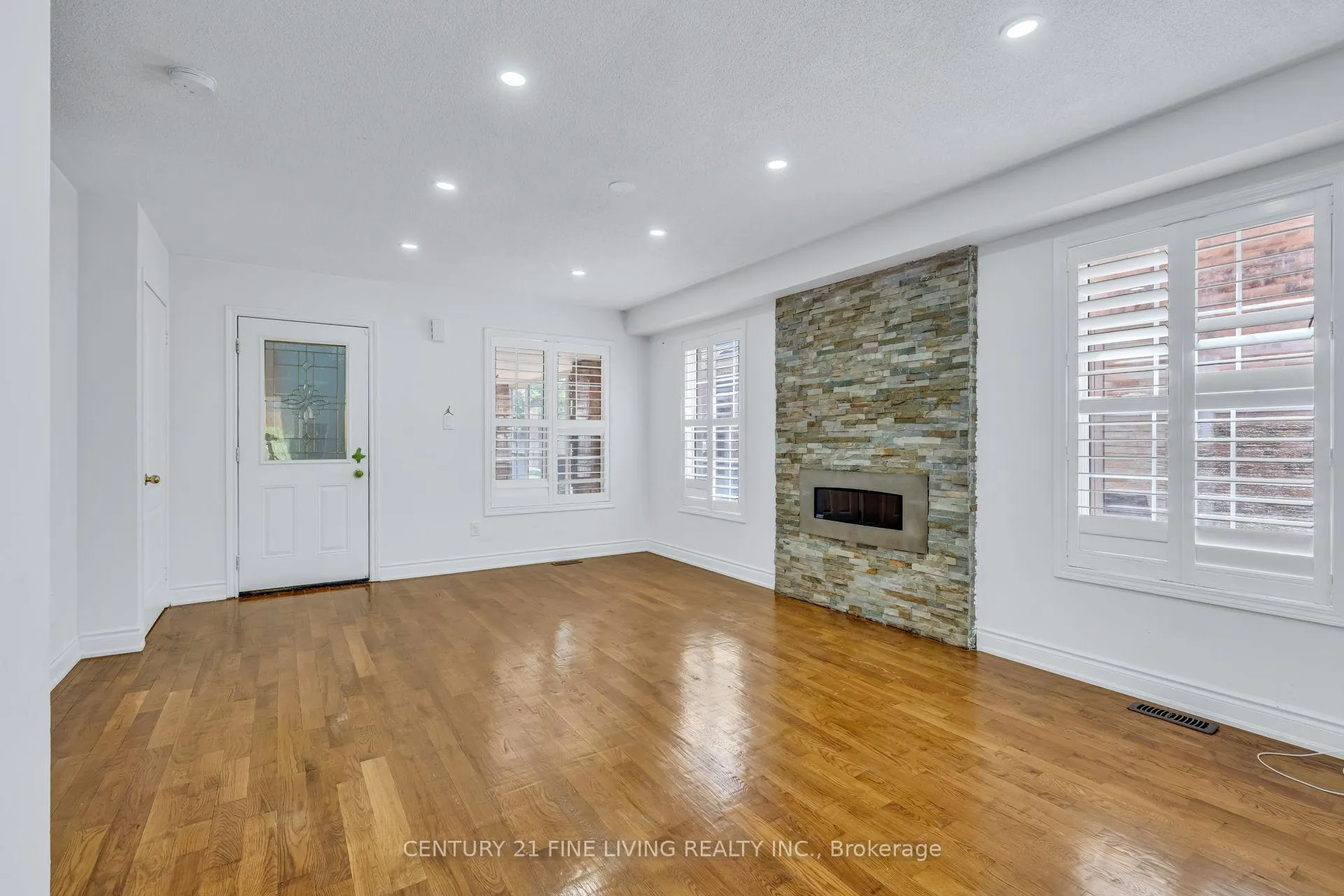 Photo 10 of 66 Secord Crescent, Brampton, Fletcher's Meadow — HOMEH