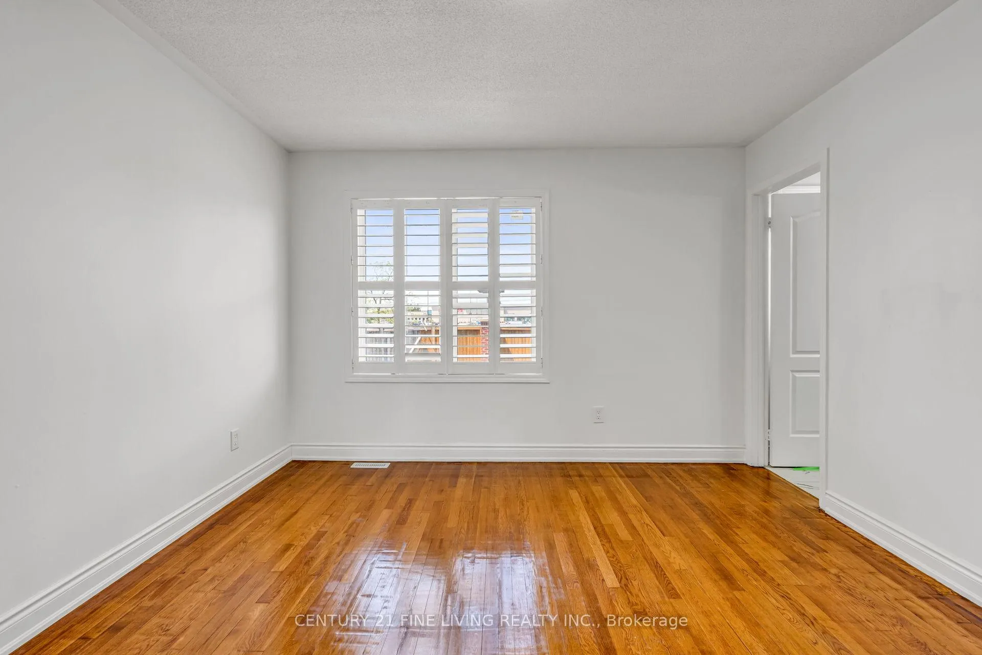 Photo 18 of 66 Secord Crescent, Brampton, Fletcher's Meadow — HOMEH