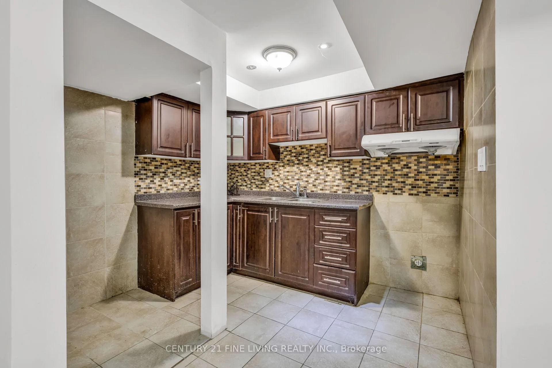 Photo 32 of 66 Secord Crescent, Brampton, Fletcher's Meadow — HOMEH