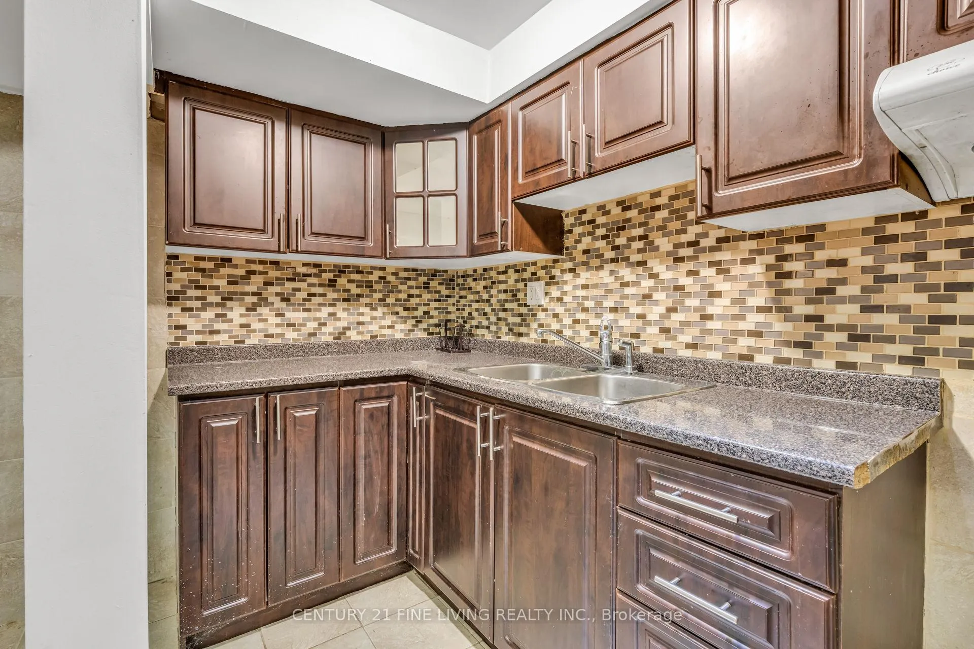 Photo 33 of 66 Secord Crescent, Brampton, Fletcher's Meadow — HOMEH