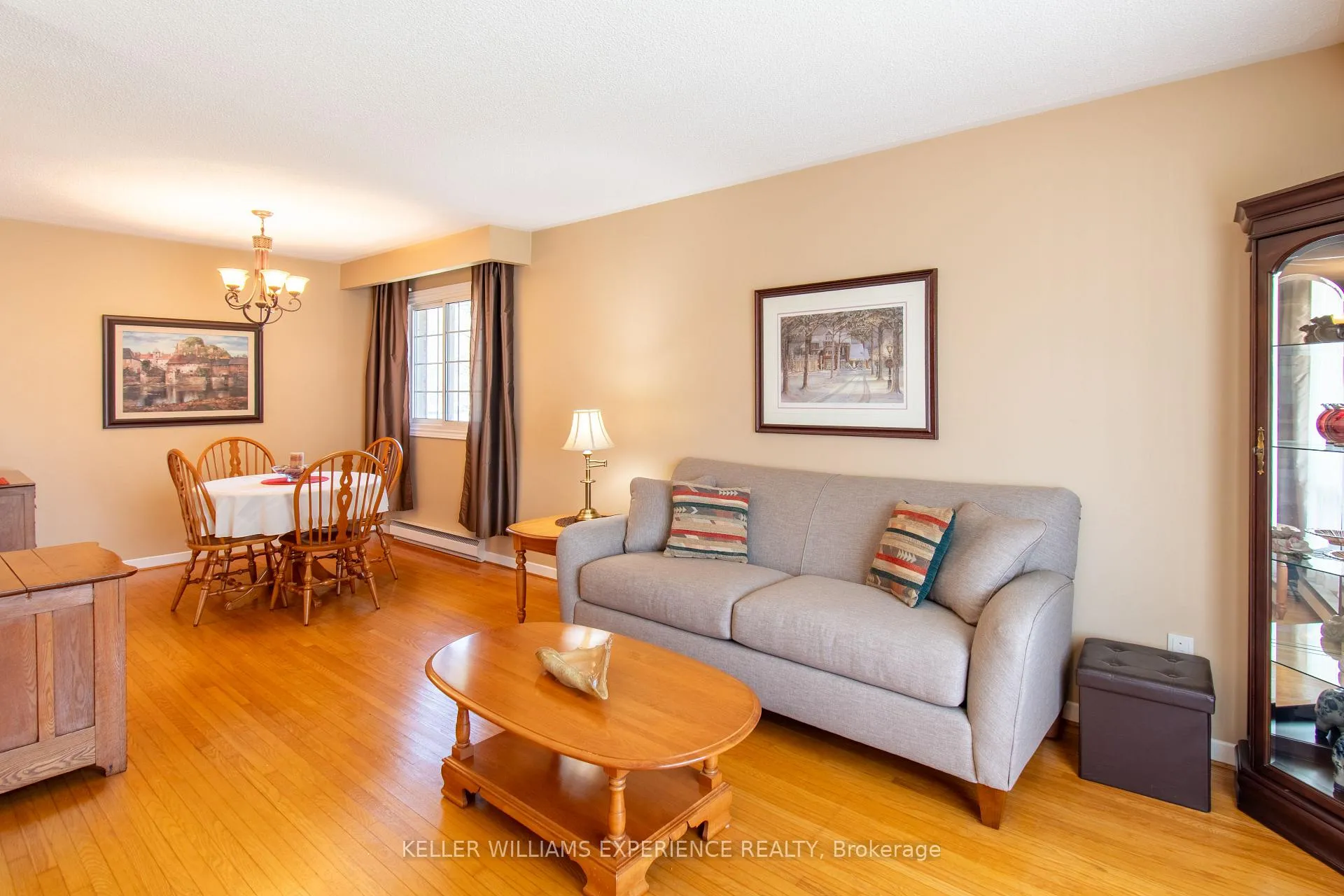 Photo 5 of 58 Varden Crescent, Barrie, Codrington — HOMEH