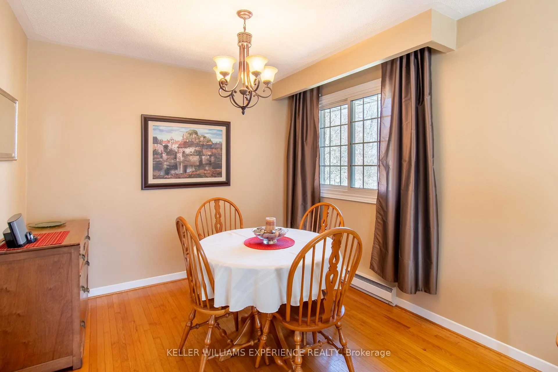 Photo 6 of 58 Varden Crescent, Barrie, Codrington — HOMEH