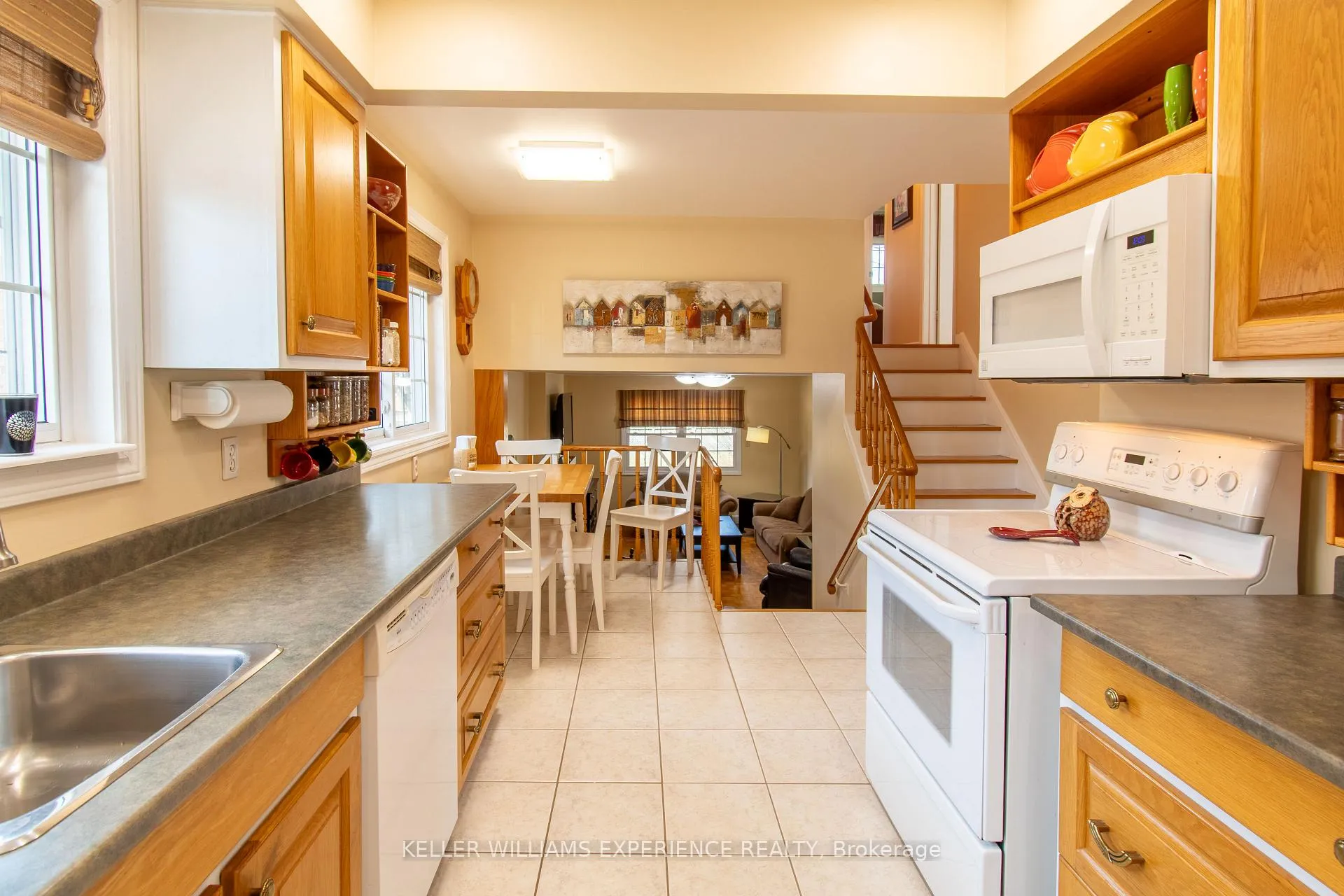 Photo 9 of 58 Varden Crescent, Barrie, Codrington — HOMEH