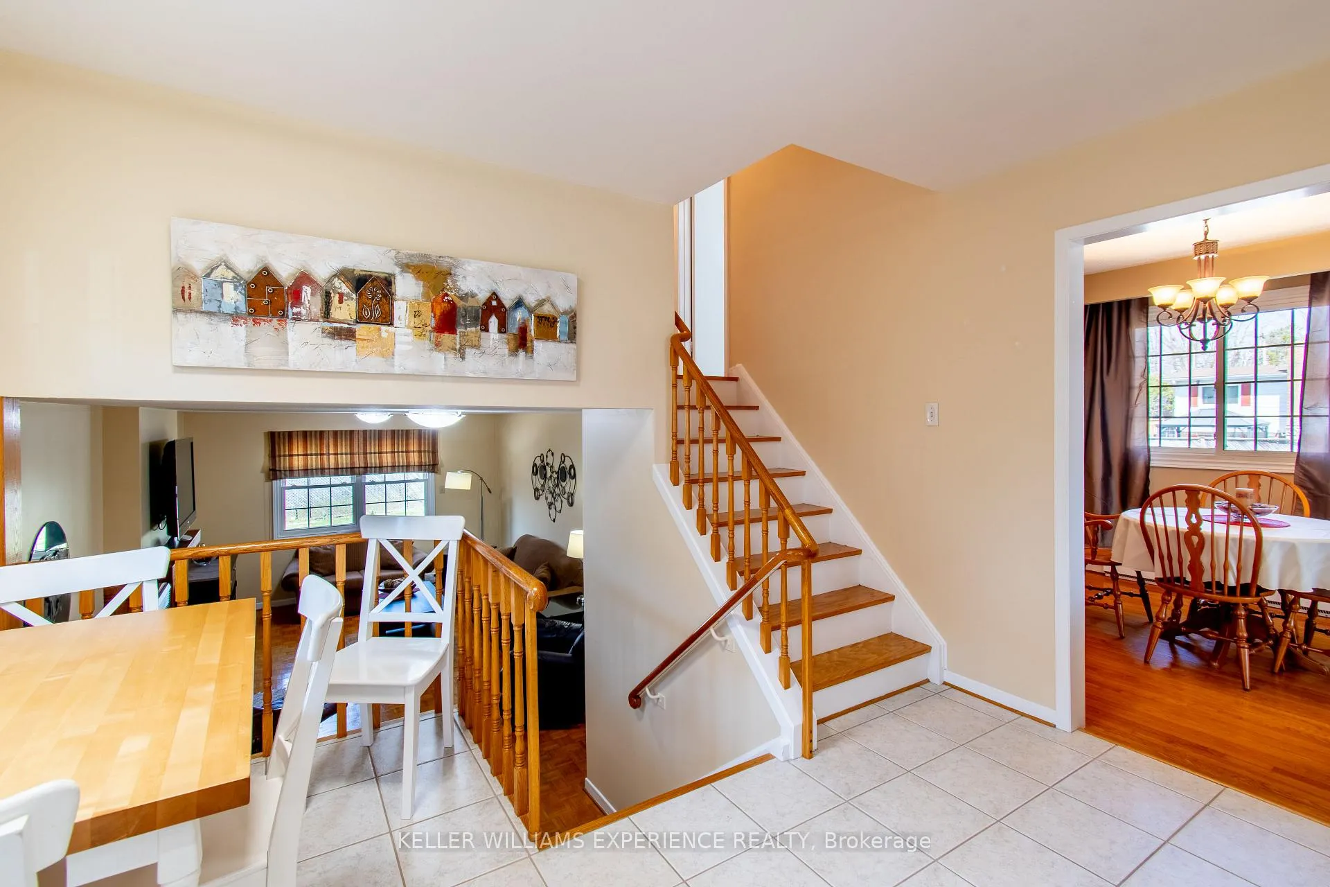 Photo 11 of 58 Varden Crescent, Barrie, Codrington — HOMEH