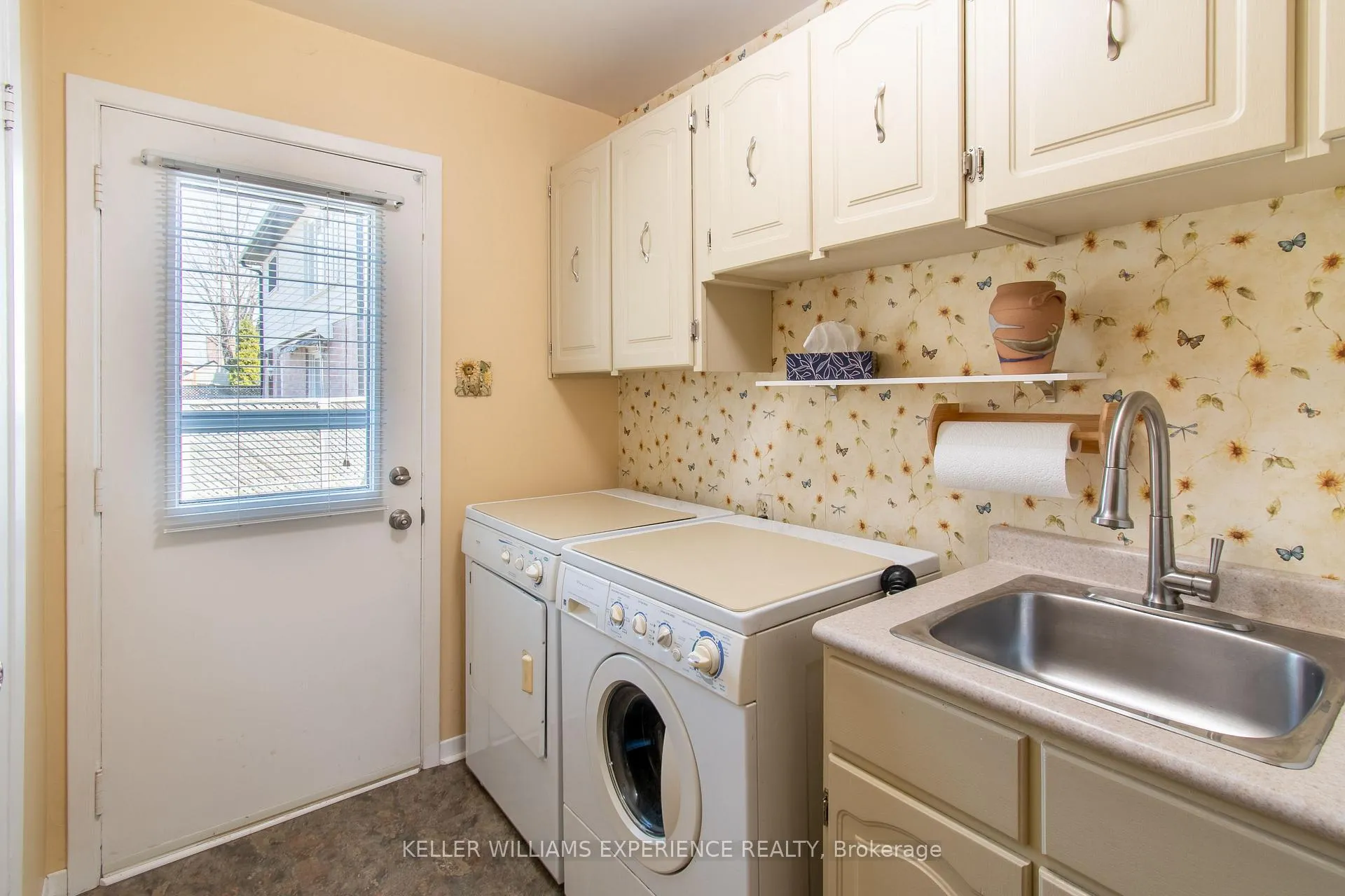 Photo 14 of 58 Varden Crescent, Barrie, Codrington — HOMEH