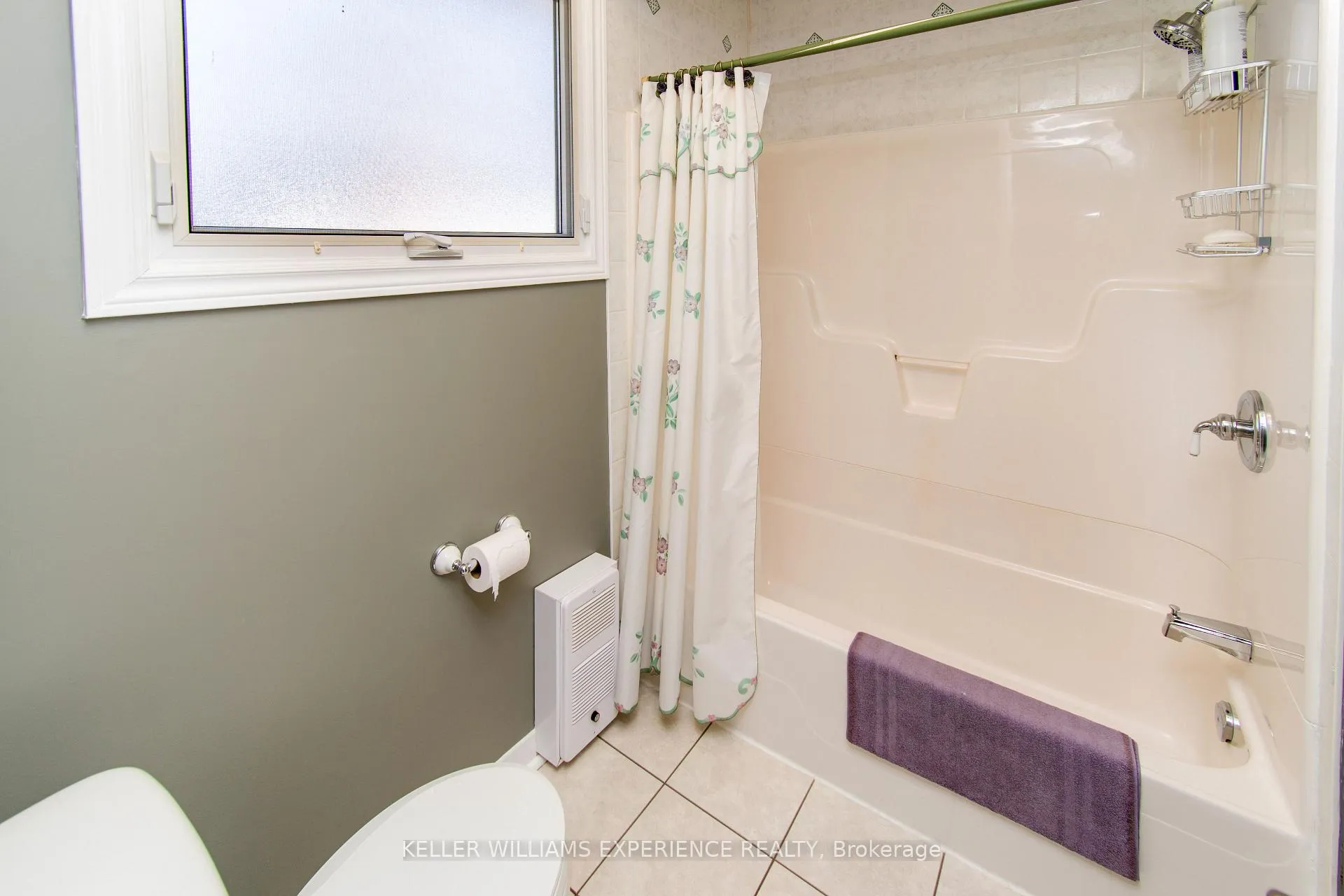 Photo 21 of 58 Varden Crescent, Barrie, Codrington — HOMEH