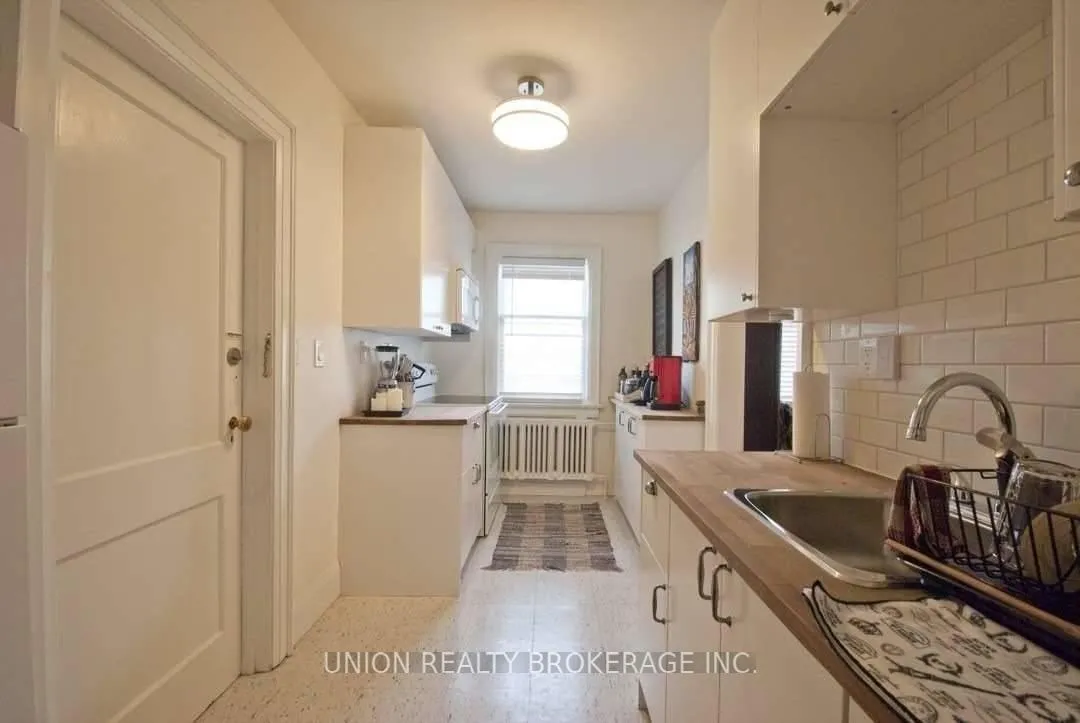 Photo 7 of Unit Upper, 58 Scarboro Beach Boulevard, Toronto, The Beaches — HOMEH
