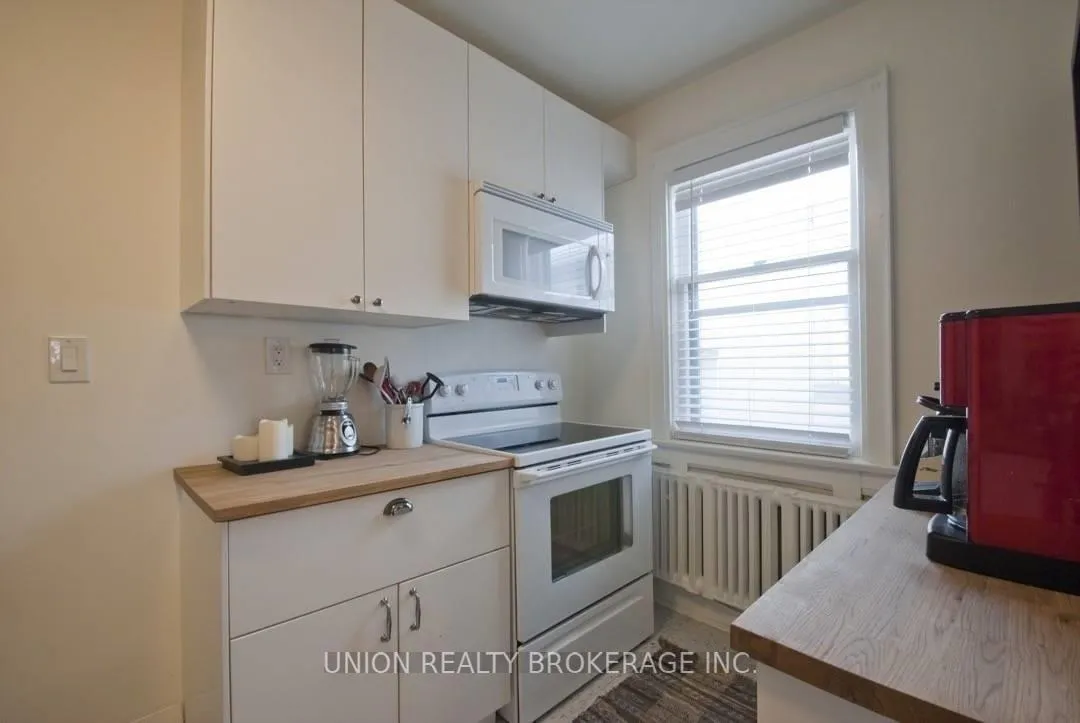 Photo 8 of Unit Upper, 58 Scarboro Beach Boulevard, Toronto, The Beaches — HOMEH