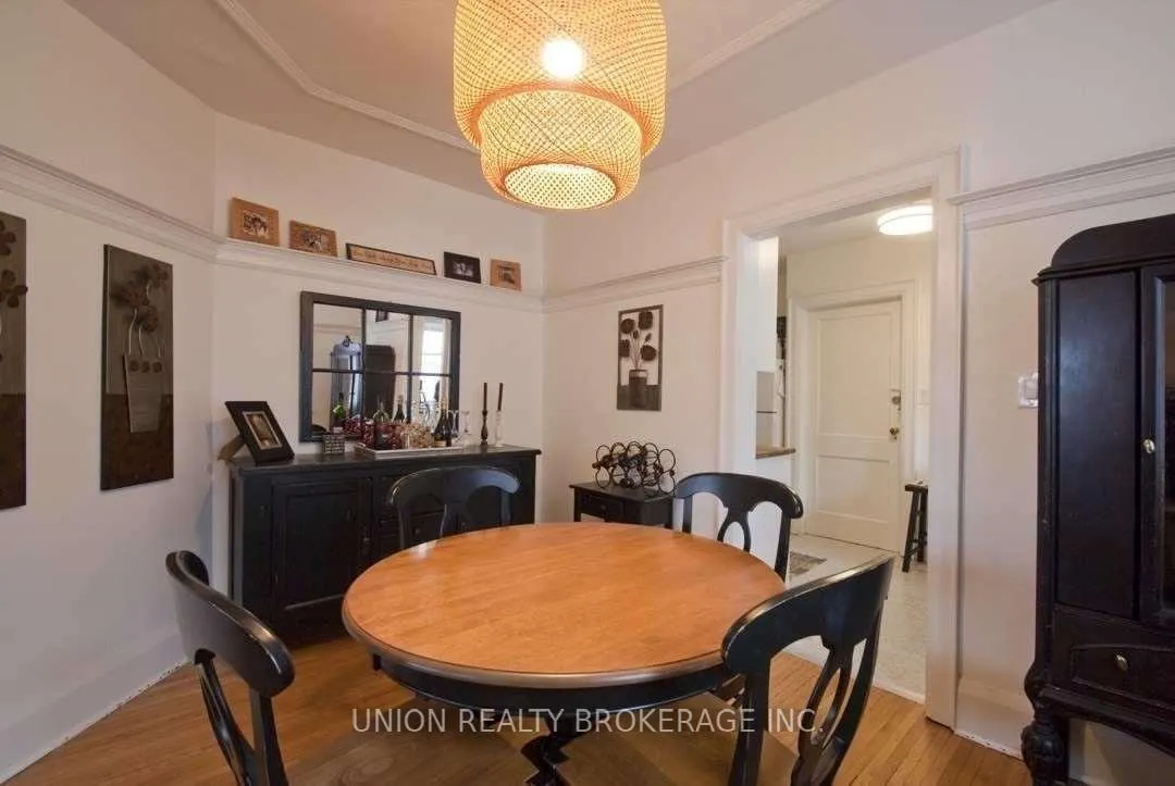 Photo 9 of Unit Upper, 58 Scarboro Beach Boulevard, Toronto, The Beaches — HOMEH