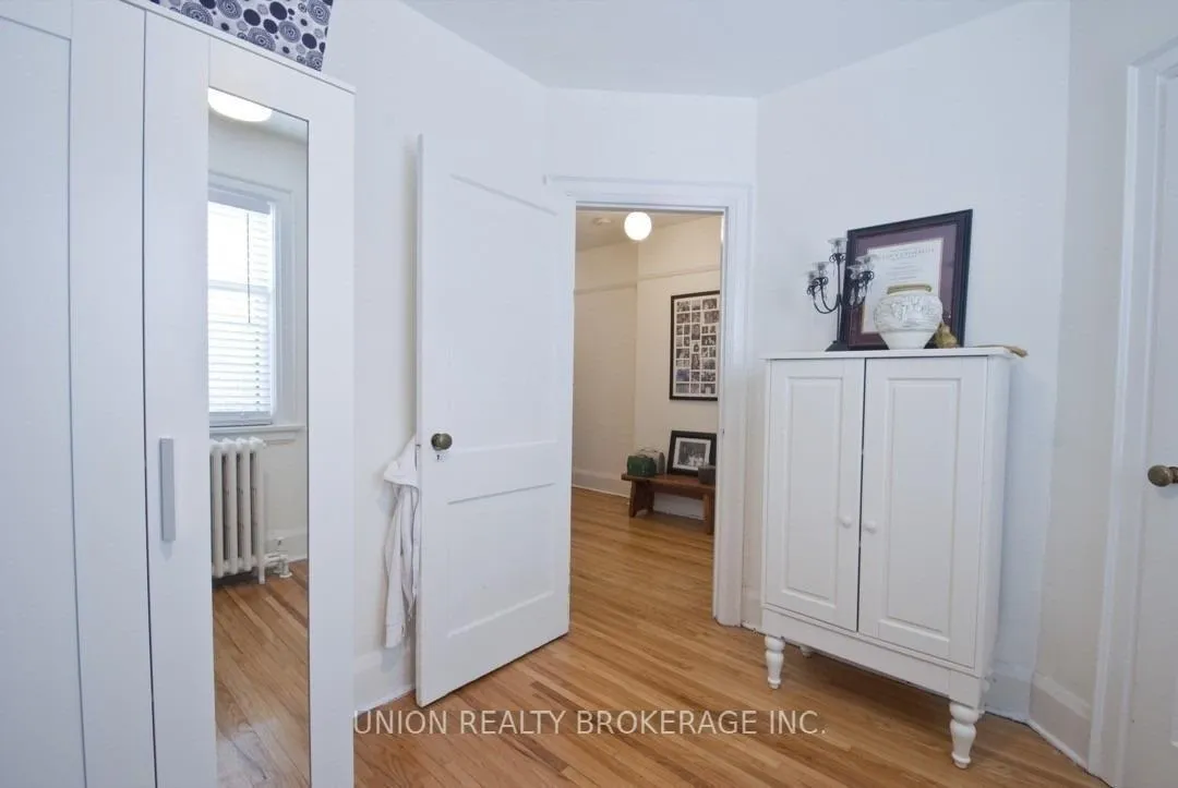 Photo 13 of Unit Upper, 58 Scarboro Beach Boulevard, Toronto, The Beaches — HOMEH