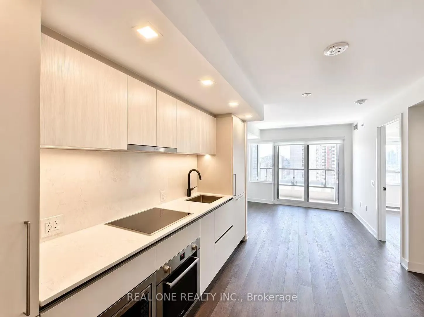 Photo 2 of Unit 2410, 609 Sherbourne Street, Toronto, North St. James Town — HOMEH