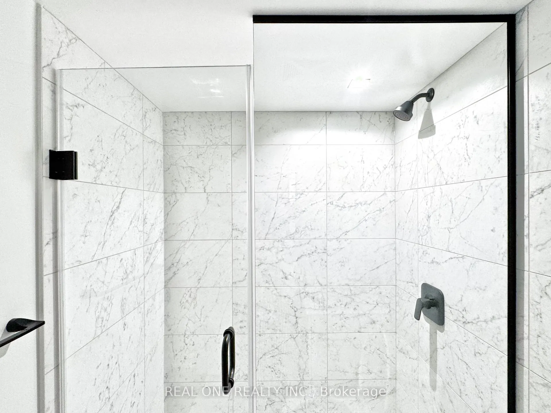 Photo 7 of Unit 2410, 609 Sherbourne Street, Toronto, North St. James Town — HOMEH
