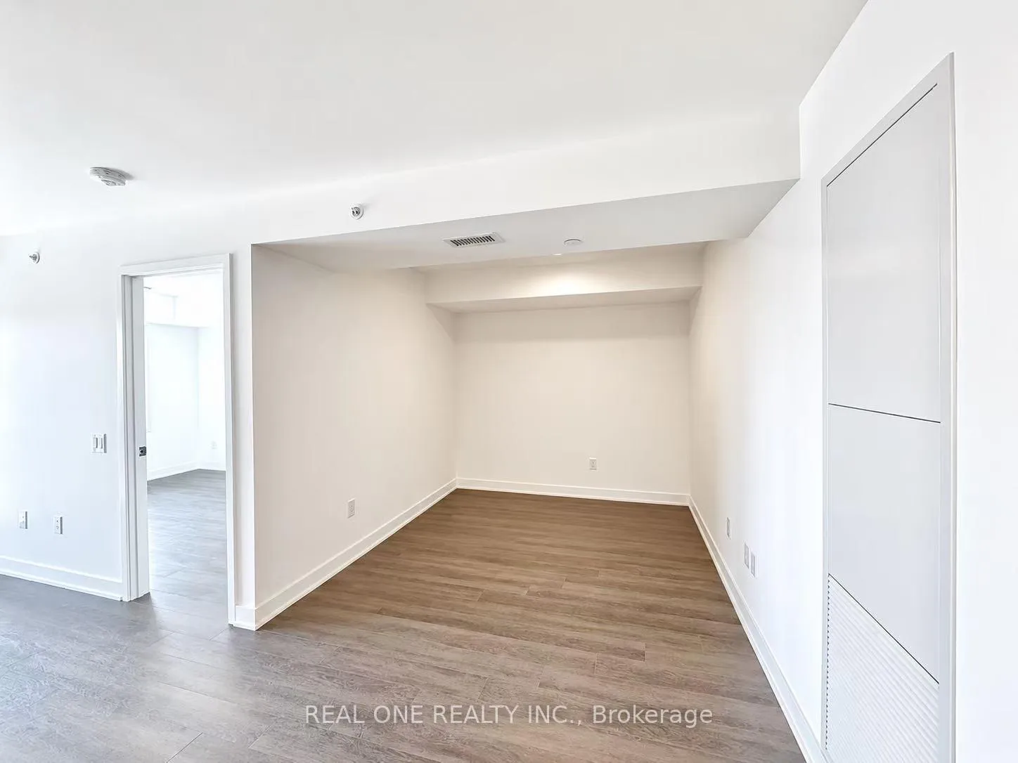 Photo 11 of Unit 2410, 609 Sherbourne Street, Toronto, North St. James Town — HOMEH