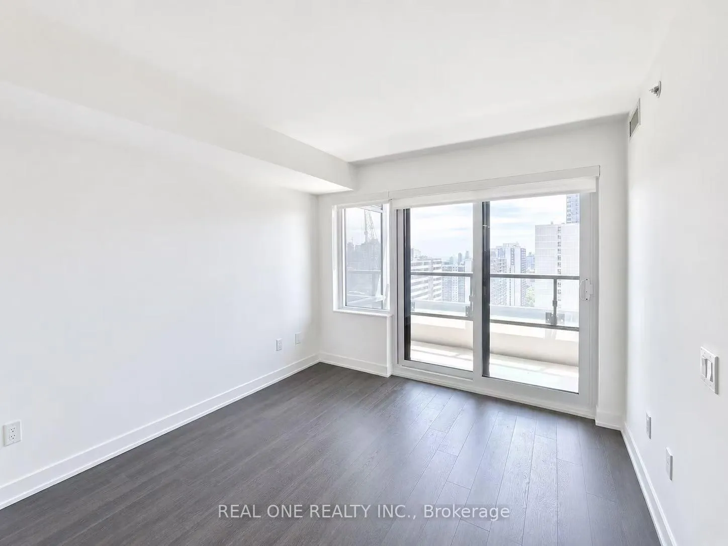 Photo 12 of Unit 2410, 609 Sherbourne Street, Toronto, North St. James Town — HOMEH
