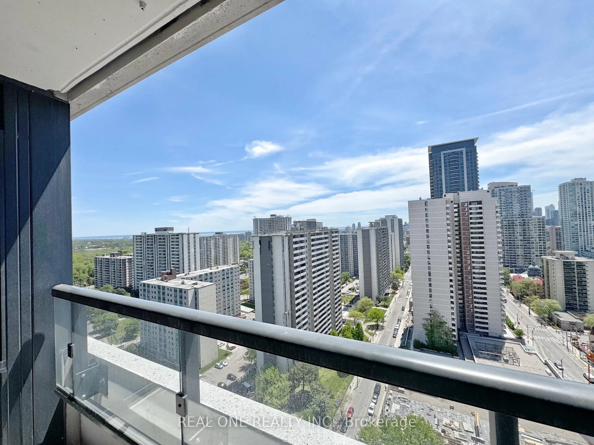Photo 18 of Unit 2410, 609 Sherbourne Street, Toronto, North St. James Town — HOMEH