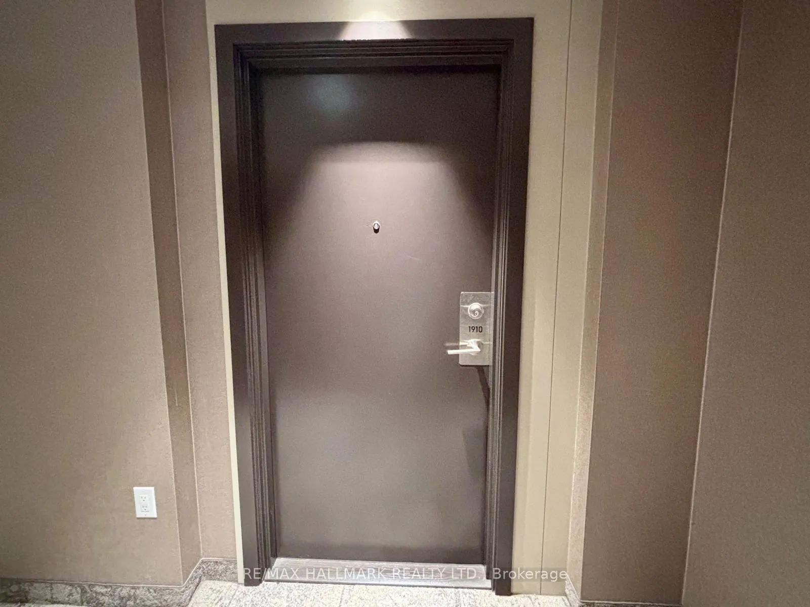 Photo 3 of Unit 1910, 38 Honeycrisp Crescent, Vaughan, Vaughan Corporate Centre — HOMEH