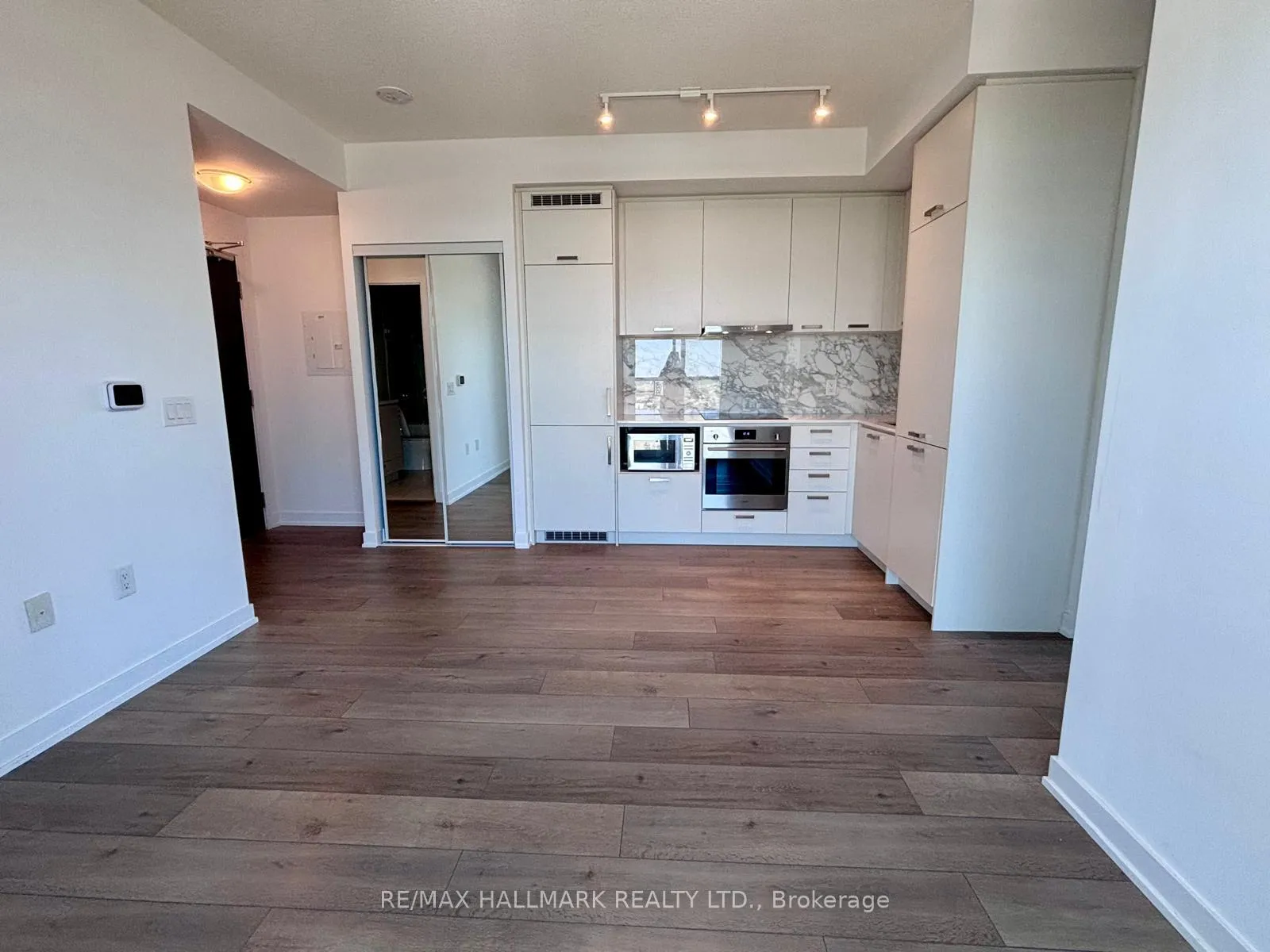 Photo 10 of Unit 1910, 38 Honeycrisp Crescent, Vaughan, Vaughan Corporate Centre — HOMEH