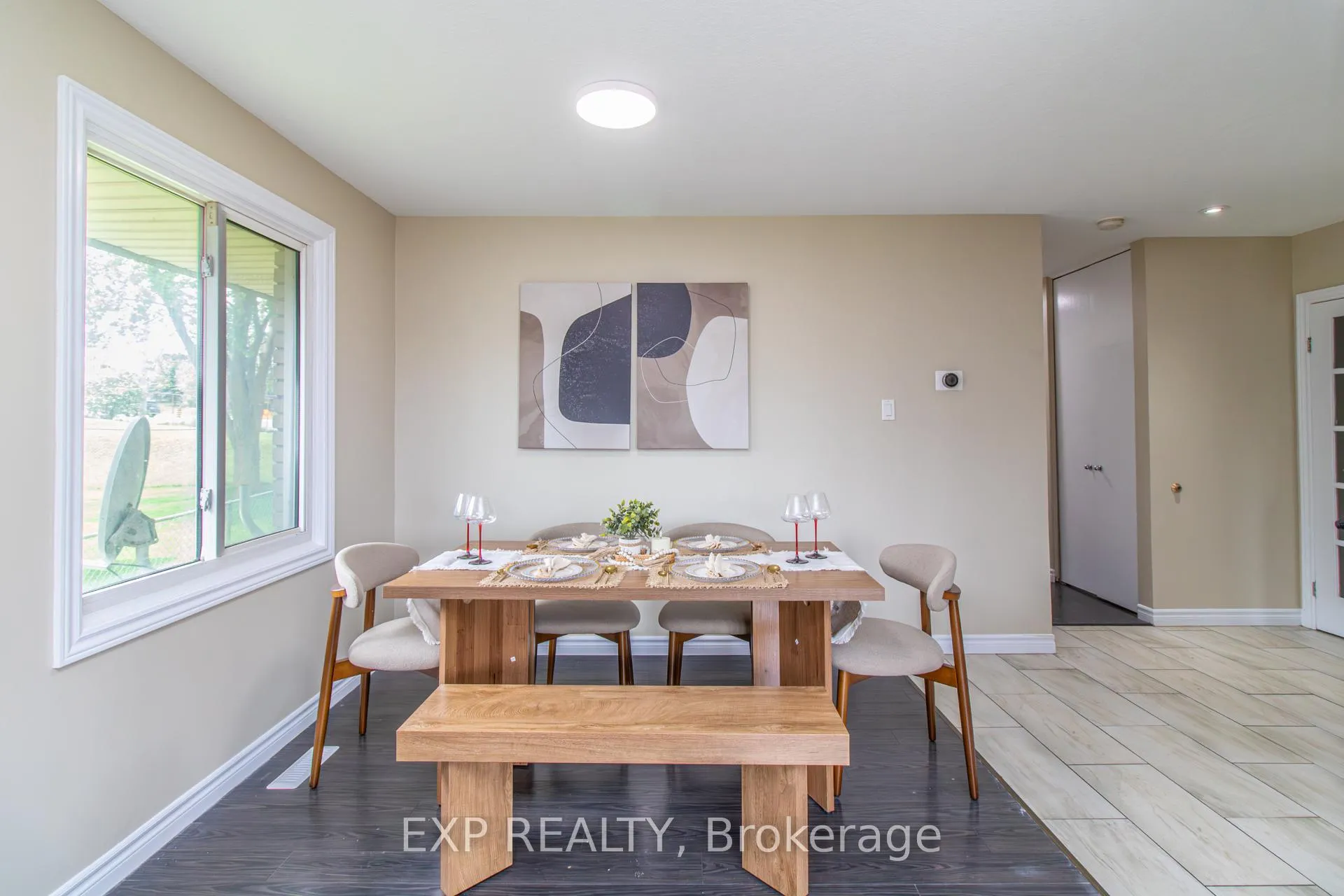 Photo 8 of 35 Hillsborough Crescent, Kitchener, Laurentian Hills — HOMEH