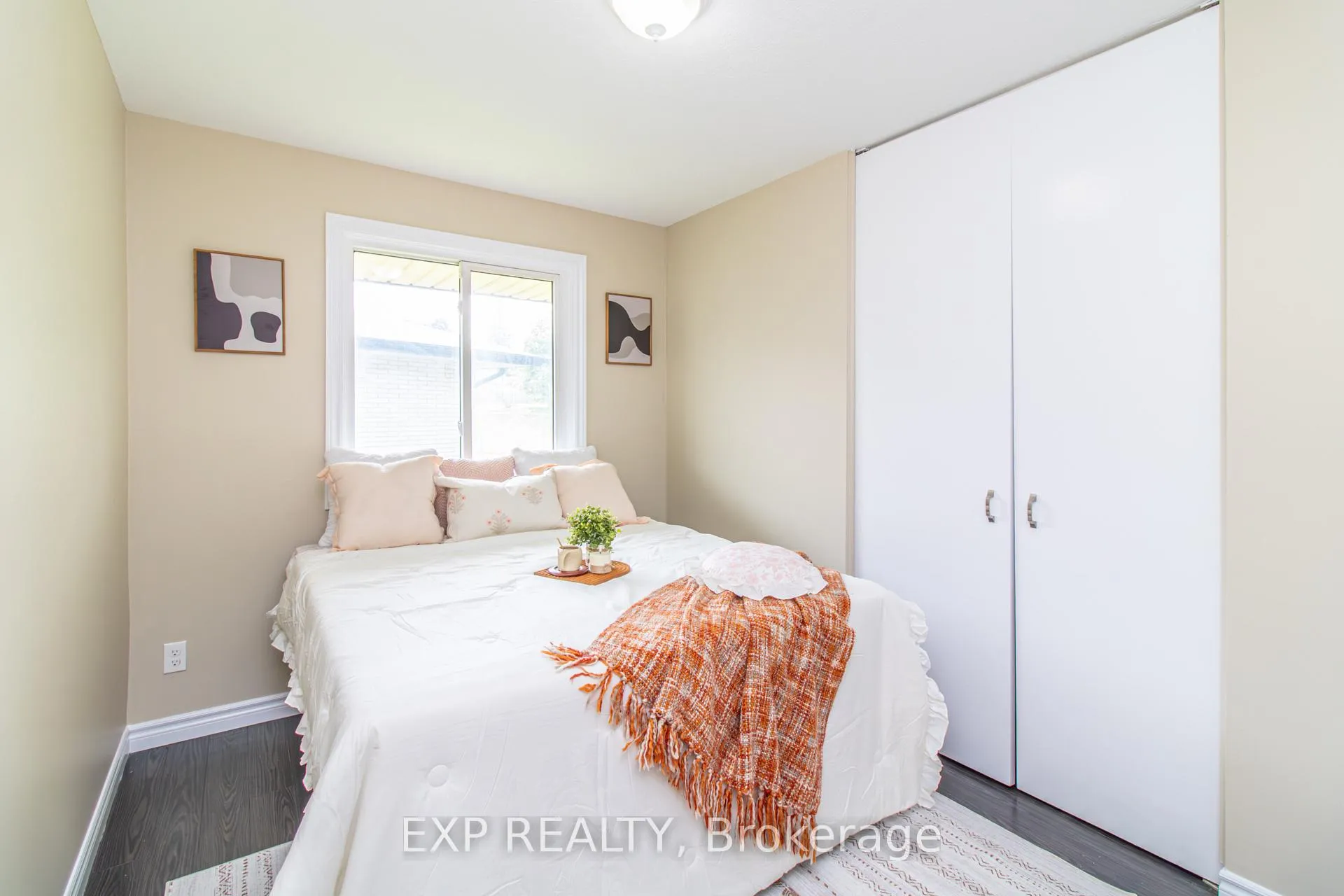 Photo 14 of 35 Hillsborough Crescent, Kitchener, Laurentian Hills — HOMEH