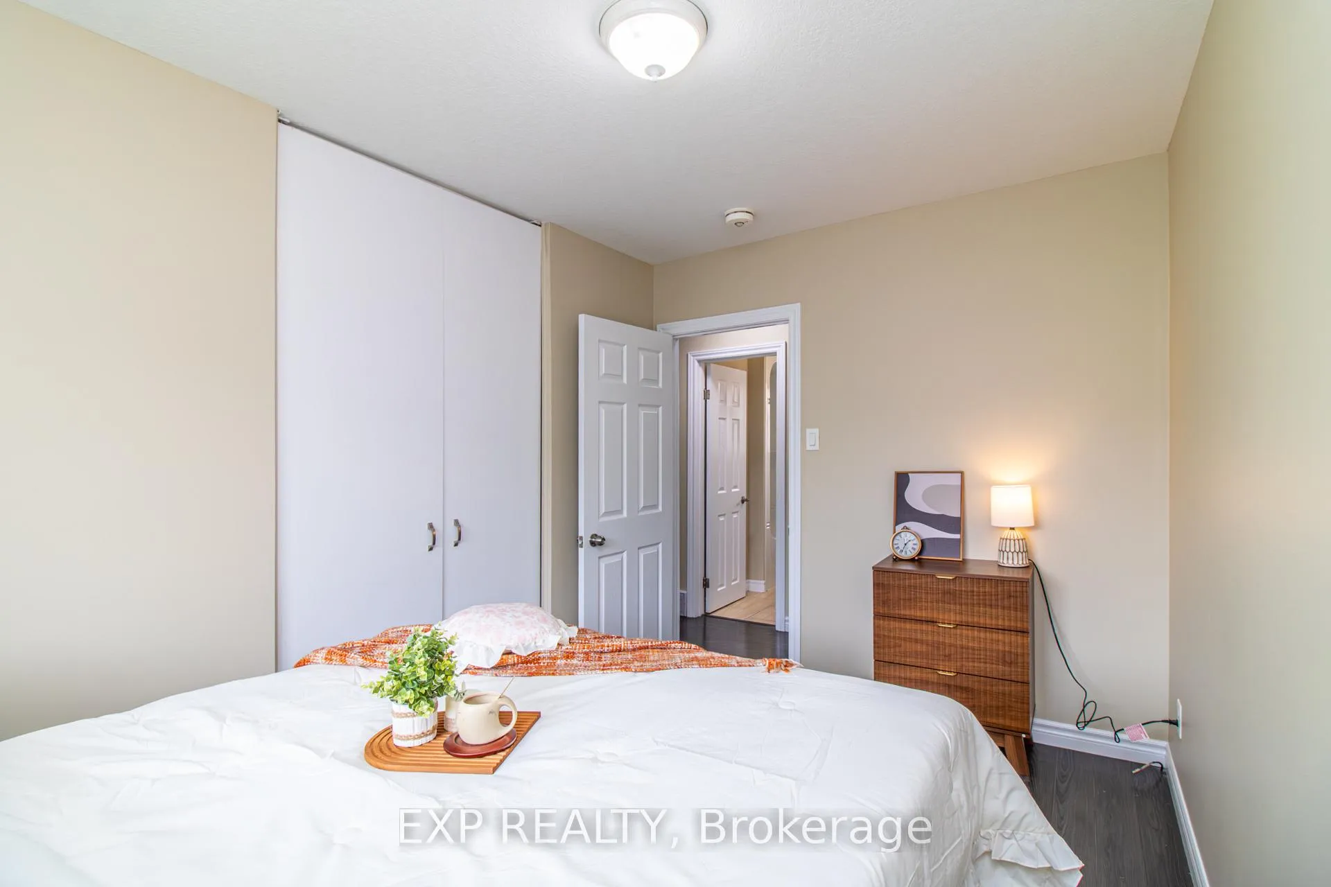 Photo 15 of 35 Hillsborough Crescent, Kitchener, Laurentian Hills — HOMEH