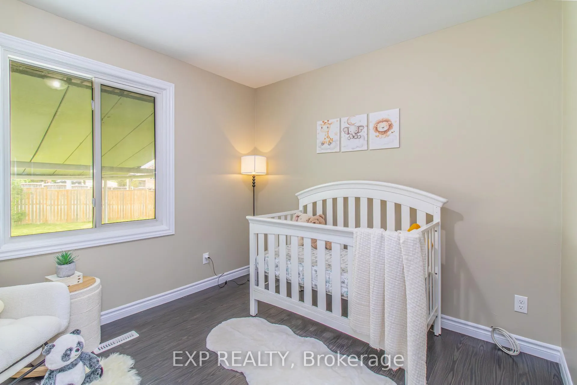Photo 18 of 35 Hillsborough Crescent, Kitchener, Laurentian Hills — HOMEH
