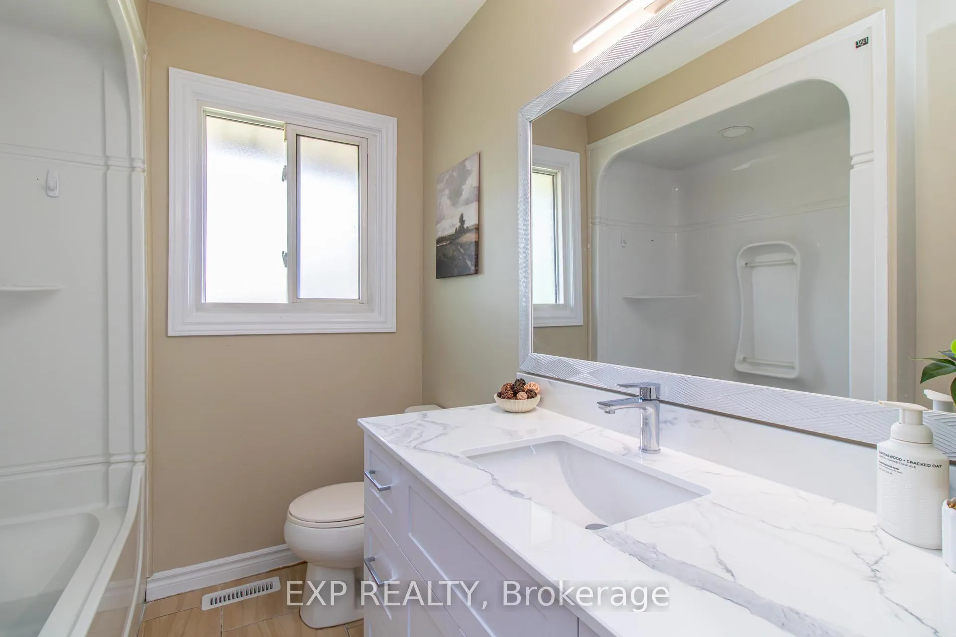Photo 19 of 35 Hillsborough Crescent, Kitchener, Laurentian Hills — HOMEH