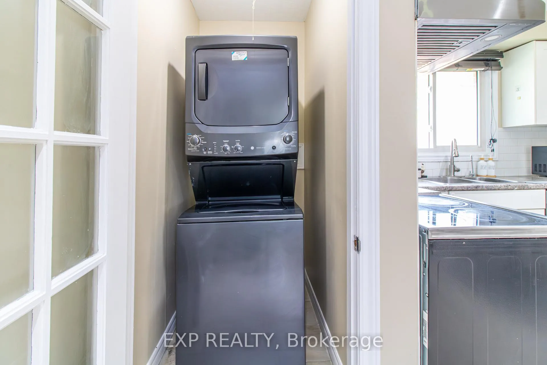 Photo 20 of 35 Hillsborough Crescent, Kitchener, Laurentian Hills — HOMEH