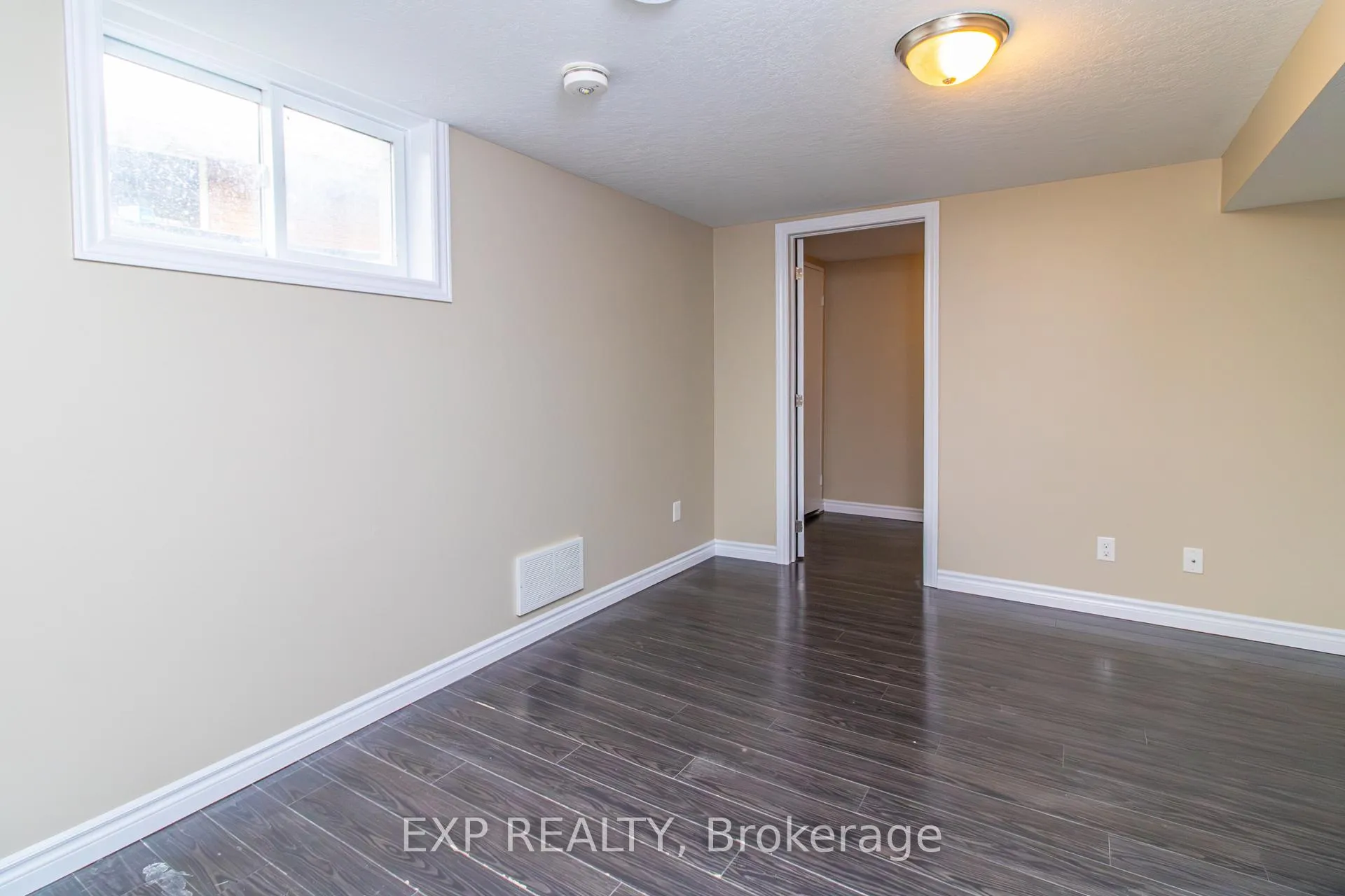 Photo 27 of 35 Hillsborough Crescent, Kitchener, Laurentian Hills — HOMEH