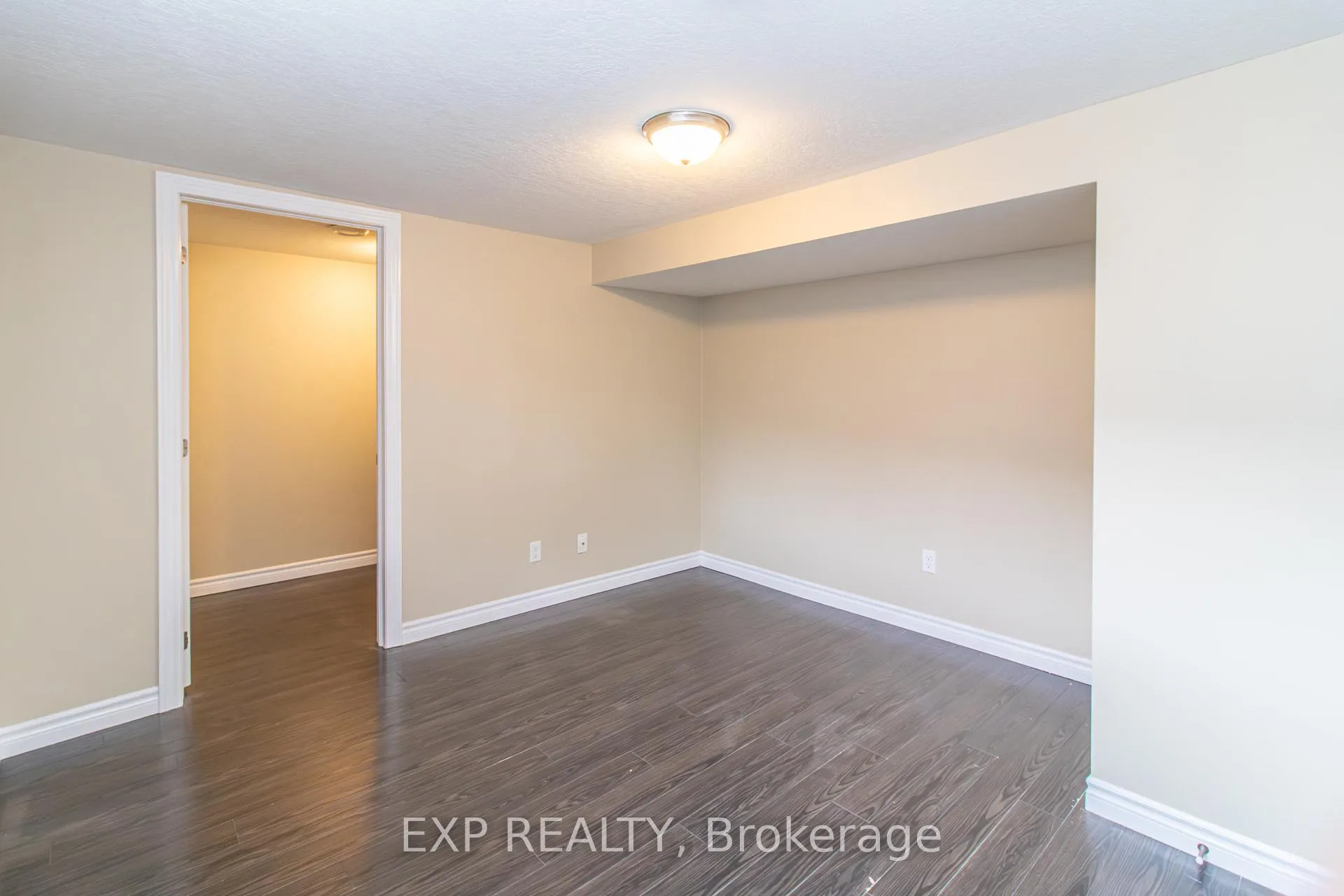 Photo 28 of 35 Hillsborough Crescent, Kitchener, Laurentian Hills — HOMEH