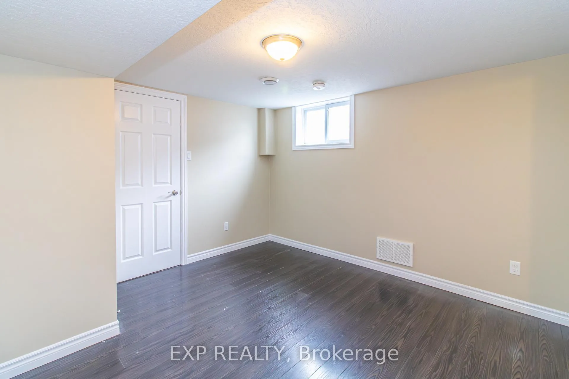 Photo 29 of 35 Hillsborough Crescent, Kitchener, Laurentian Hills — HOMEH