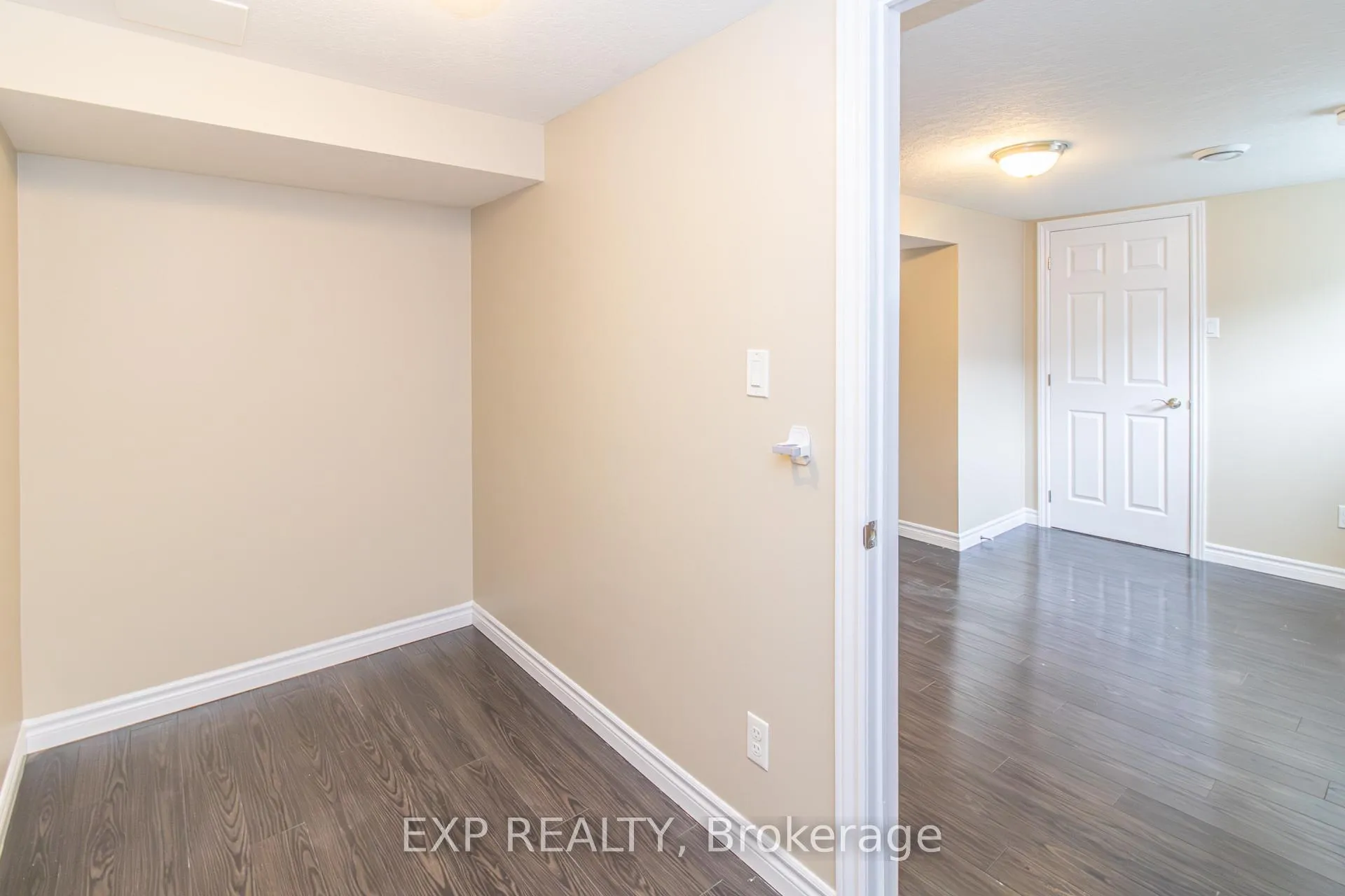 Photo 30 of 35 Hillsborough Crescent, Kitchener, Laurentian Hills — HOMEH