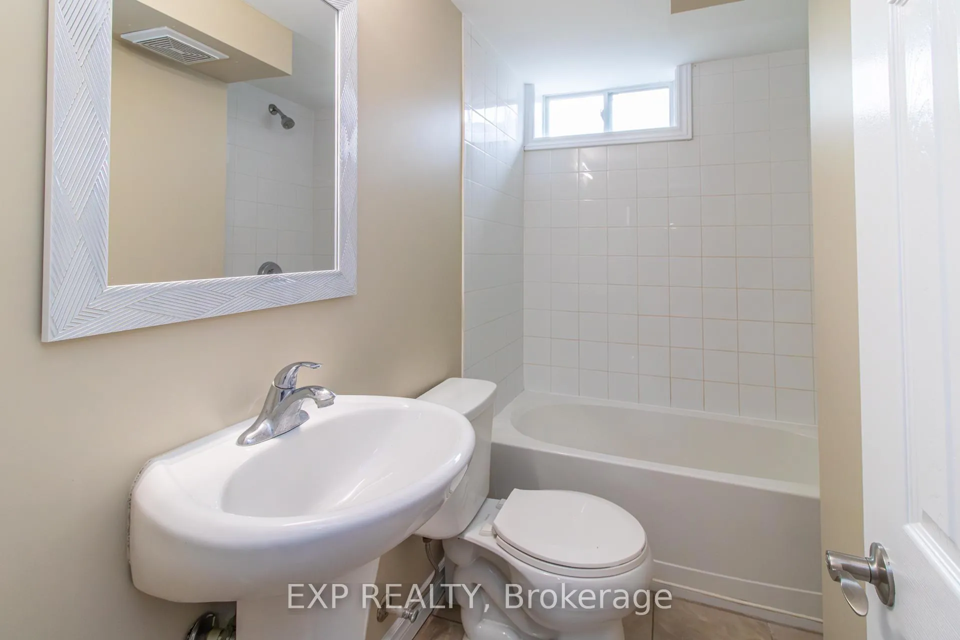 Photo 32 of 35 Hillsborough Crescent, Kitchener, Laurentian Hills — HOMEH