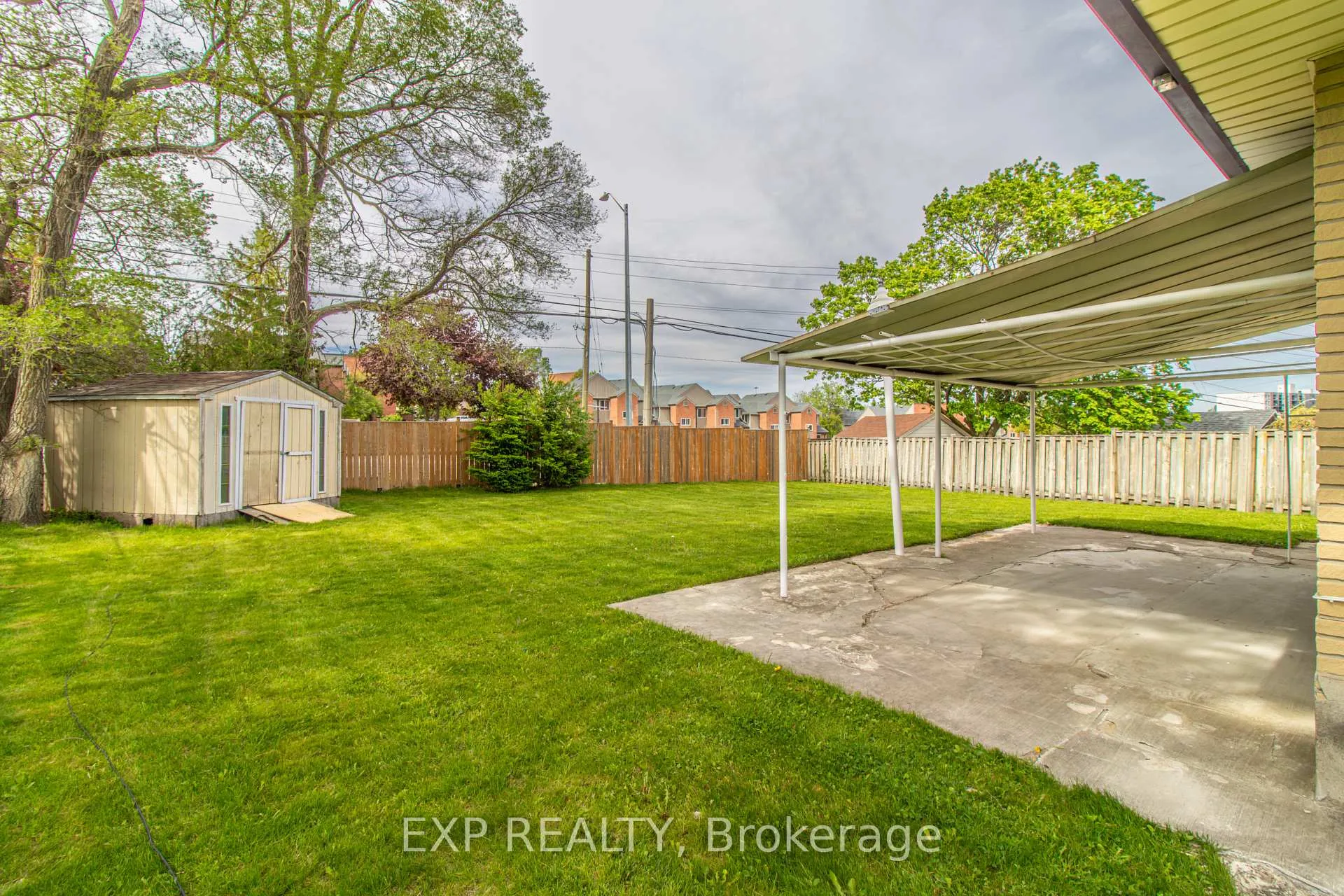 Photo 36 of 35 Hillsborough Crescent, Kitchener, Laurentian Hills — HOMEH