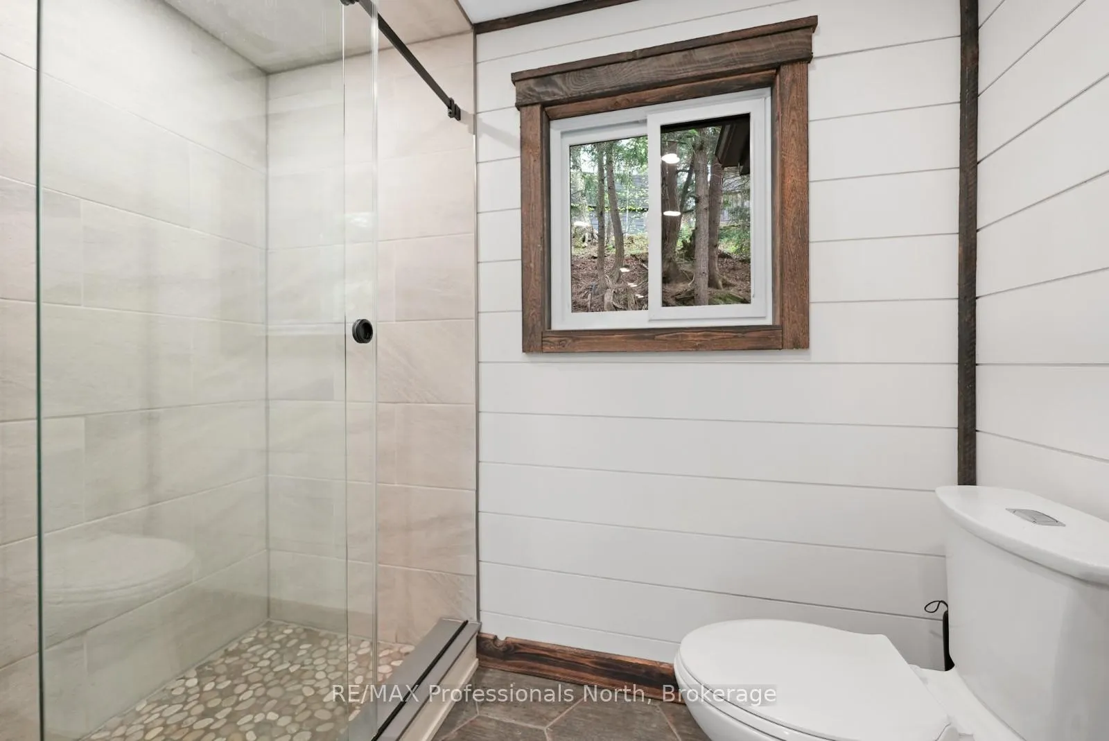 Photo 13 of 1025 Huckleberry Lane, Markham, Bayview Glen — HOMEH
