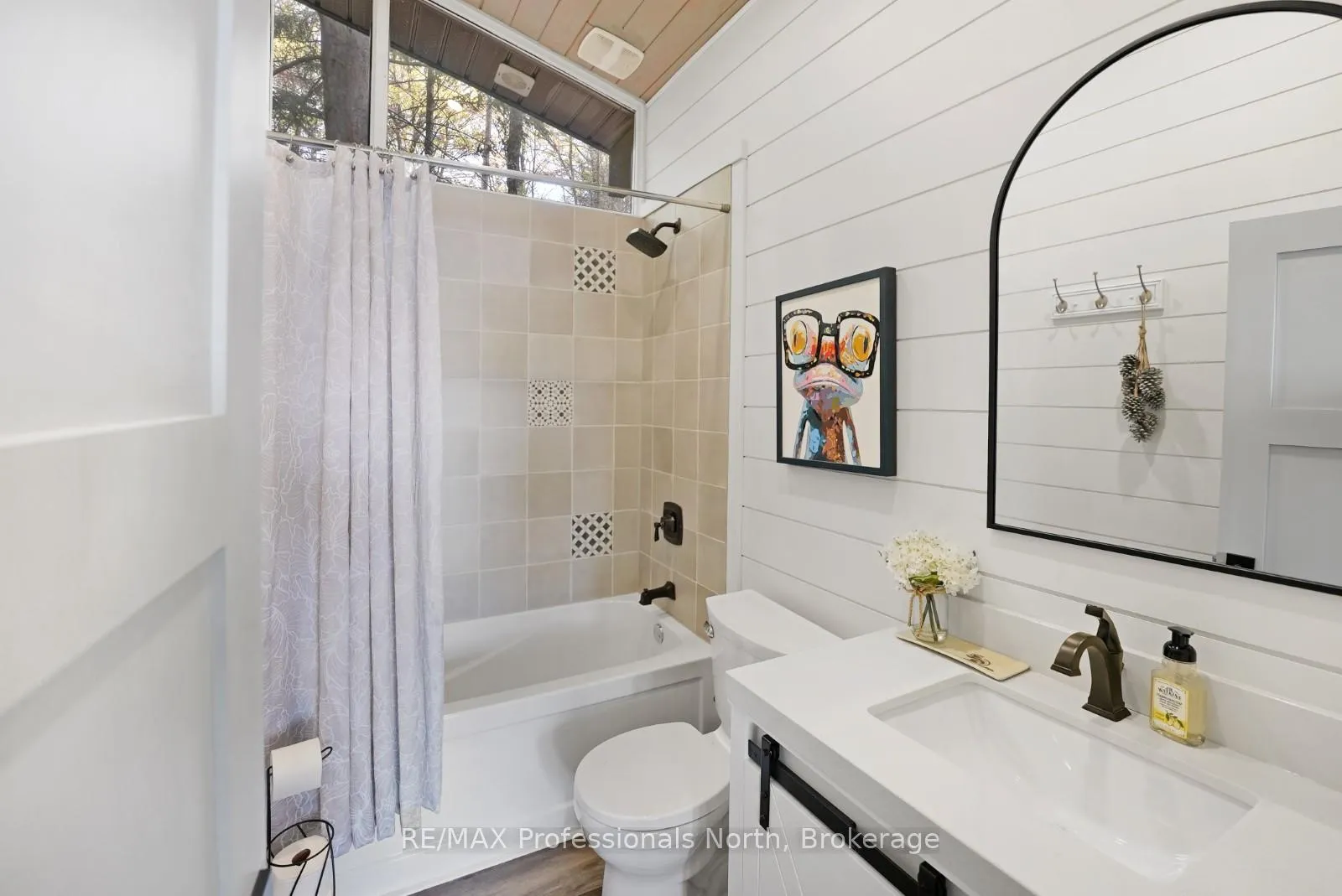 Photo 18 of 1025 Huckleberry Lane, Markham, Bayview Glen — HOMEH