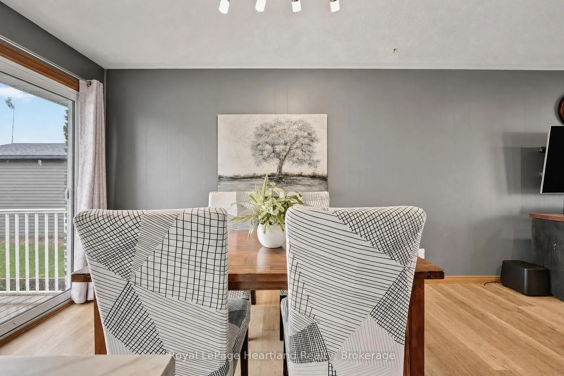 Photo 13 of 77292 London Road, Huron East, Tuckersmith — HOMEH