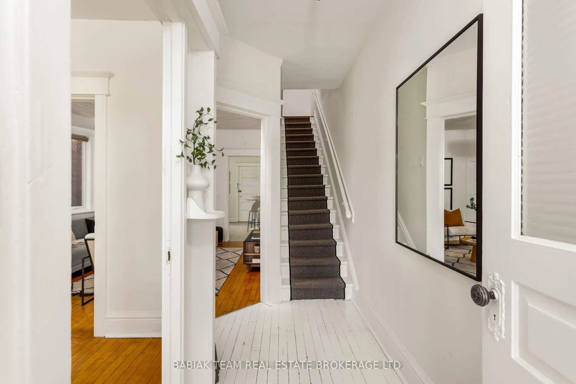 Photo 3 of 82 Howard Park Avenue, Toronto, High Park-Swansea — HOMEH
