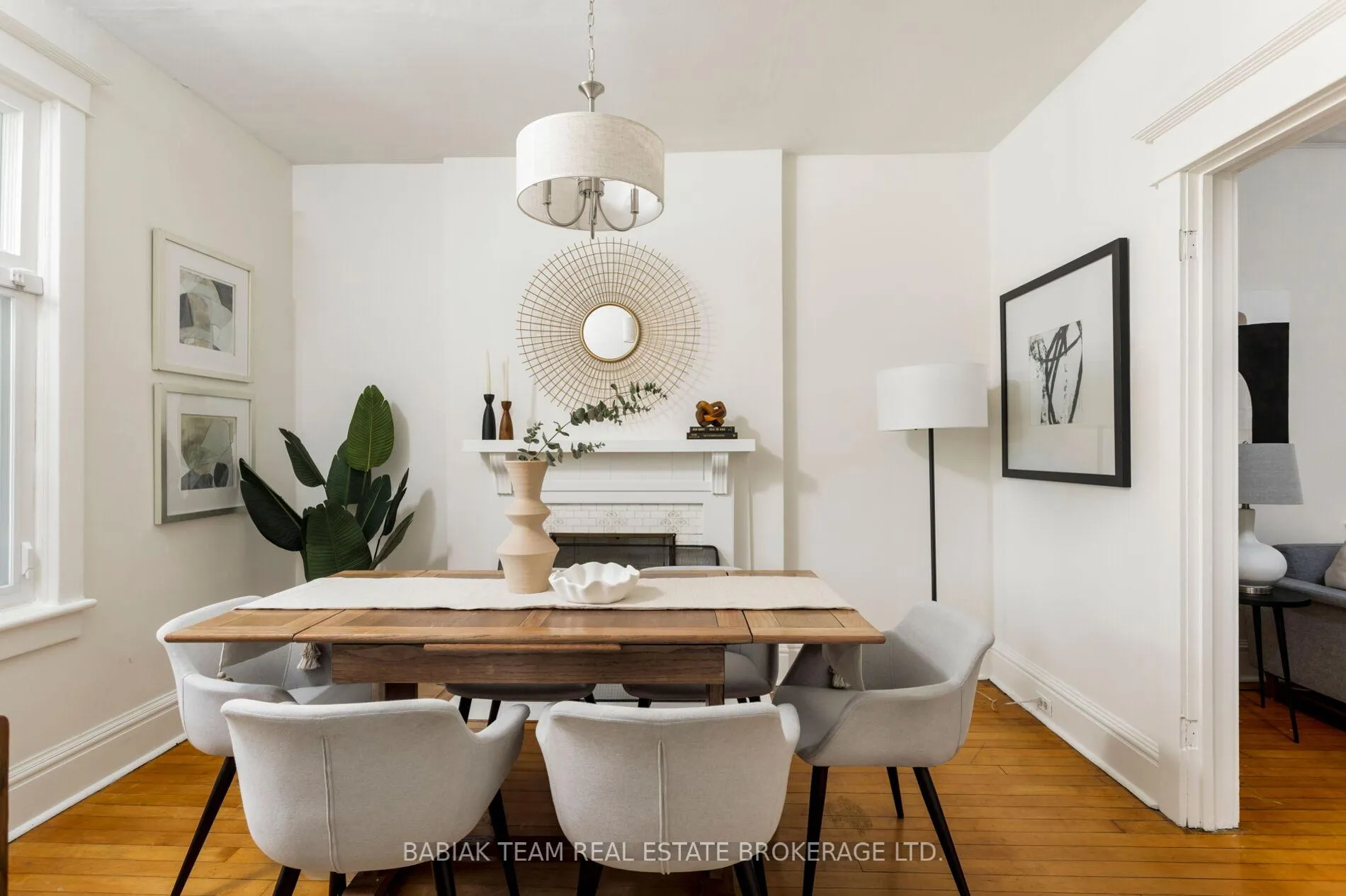 Photo 5 of 82 Howard Park Avenue, Toronto, High Park-Swansea — HOMEH