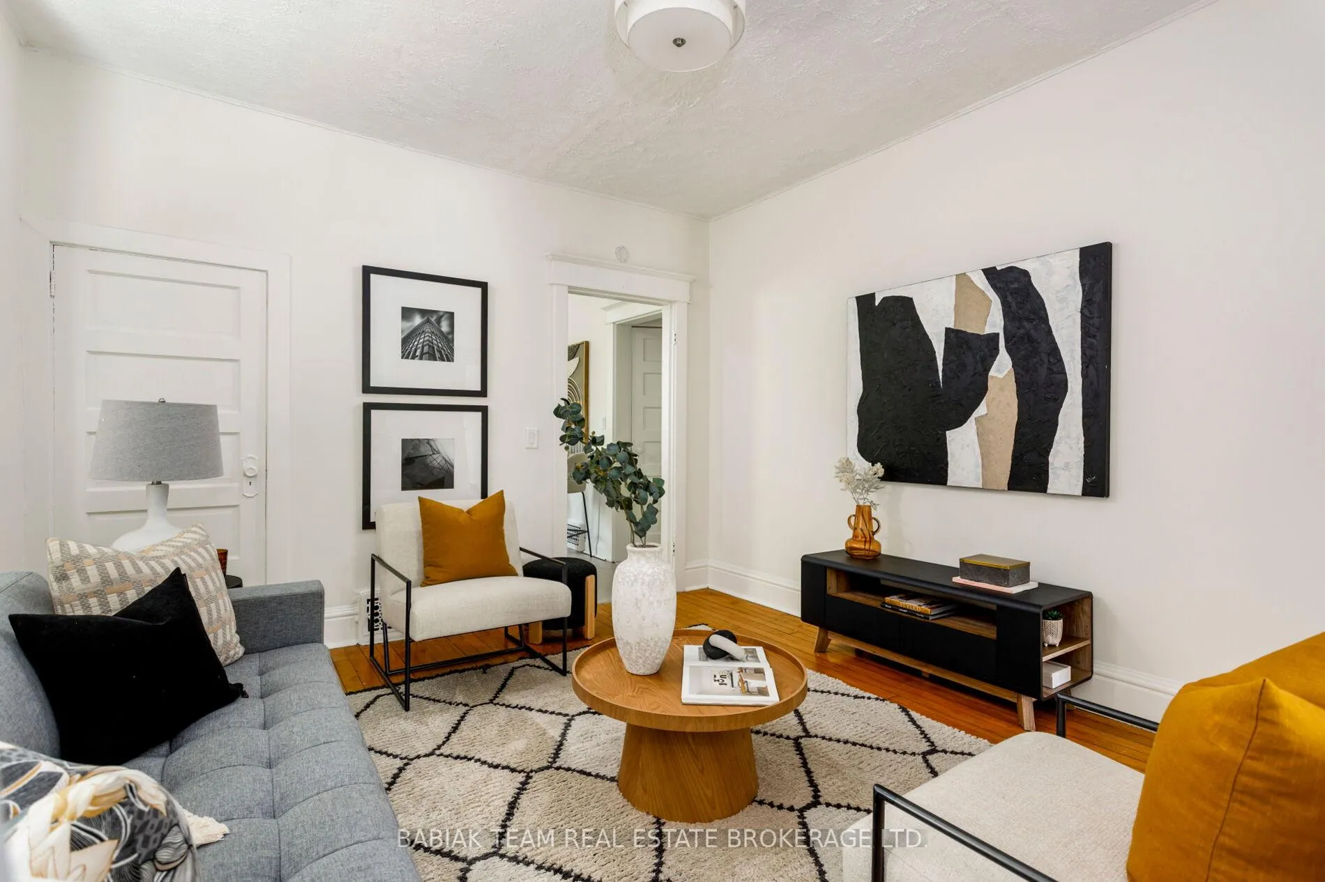 Photo 10 of 82 Howard Park Avenue, Toronto, High Park-Swansea — HOMEH