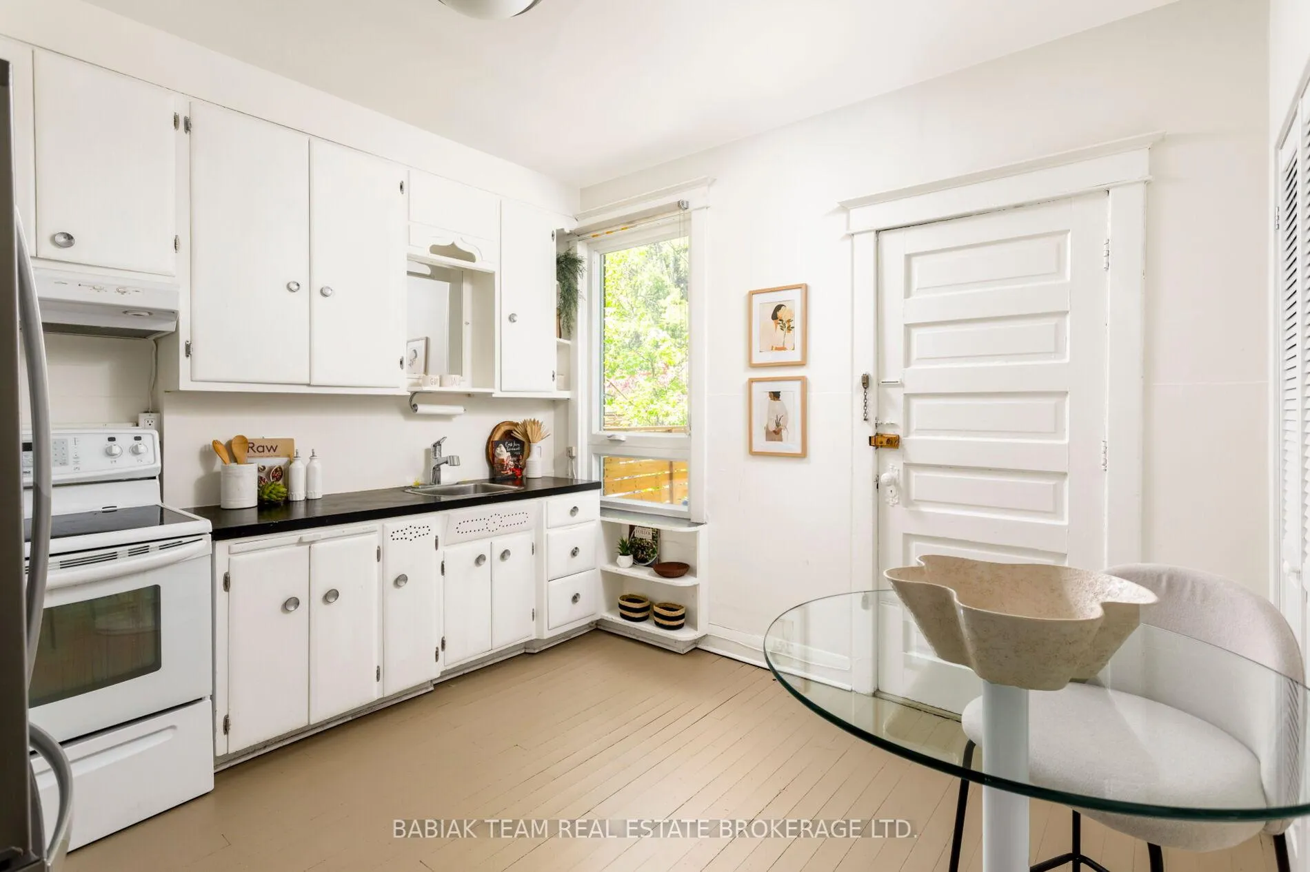 Photo 14 of 82 Howard Park Avenue, Toronto, High Park-Swansea — HOMEH