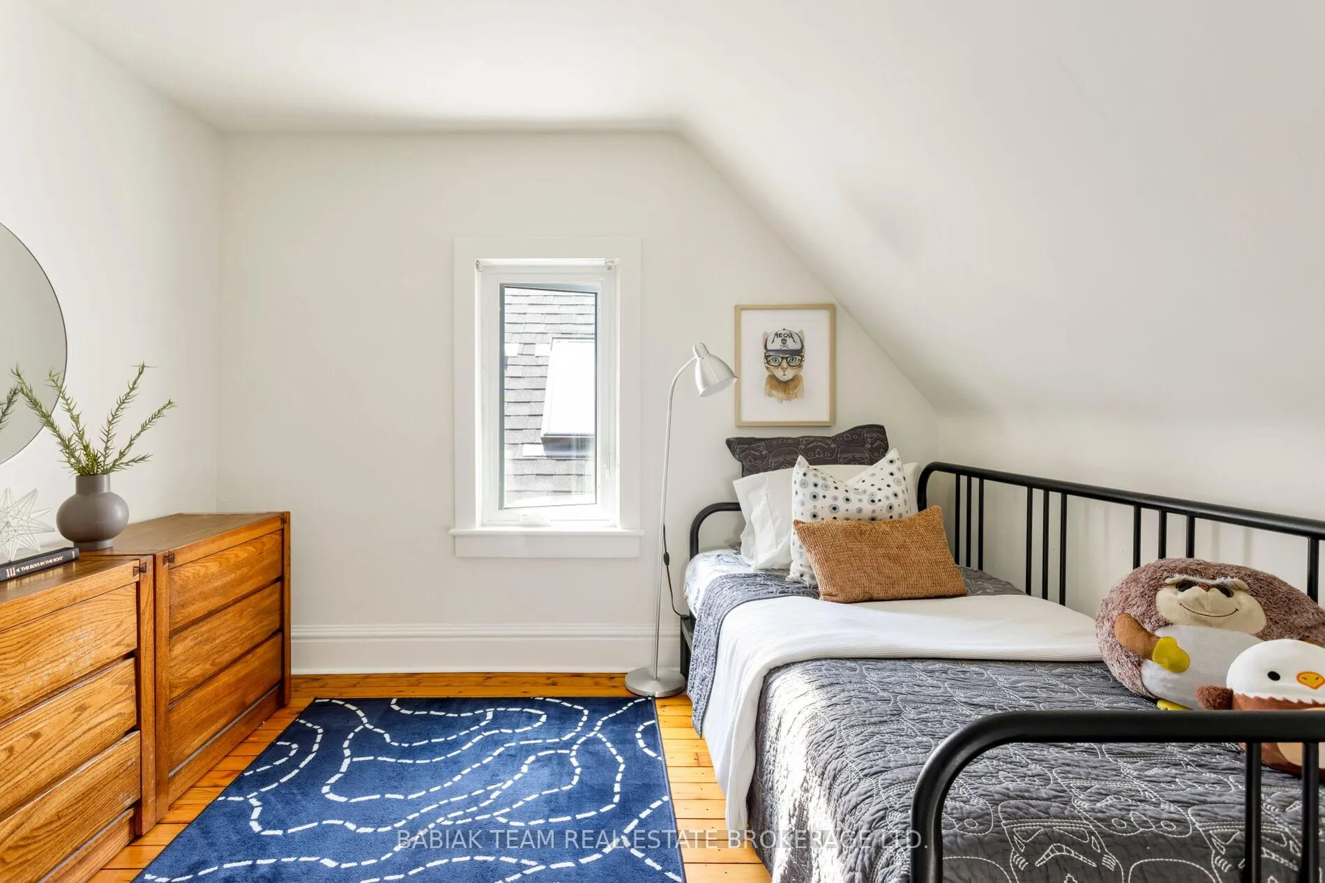 Photo 32 of 82 Howard Park Avenue, Toronto, High Park-Swansea — HOMEH