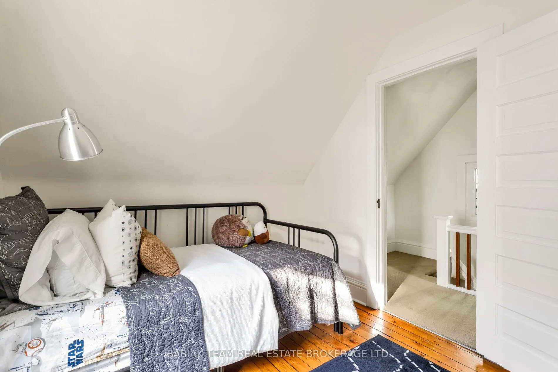Photo 33 of 82 Howard Park Avenue, Toronto, High Park-Swansea — HOMEH