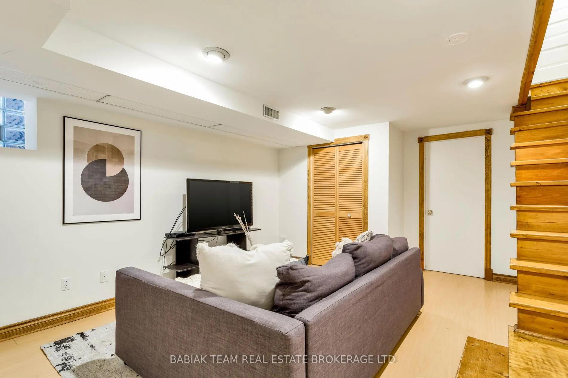 Photo 38 of 82 Howard Park Avenue, Toronto, High Park-Swansea — HOMEH