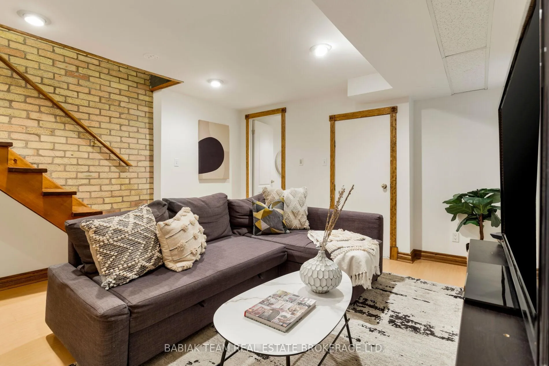 Photo 39 of 82 Howard Park Avenue, Toronto, High Park-Swansea — HOMEH