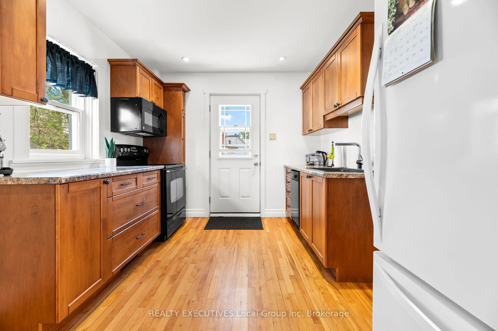 Photo 5 of 1069 Ferguson Street, North Bay, Central — HOMEH